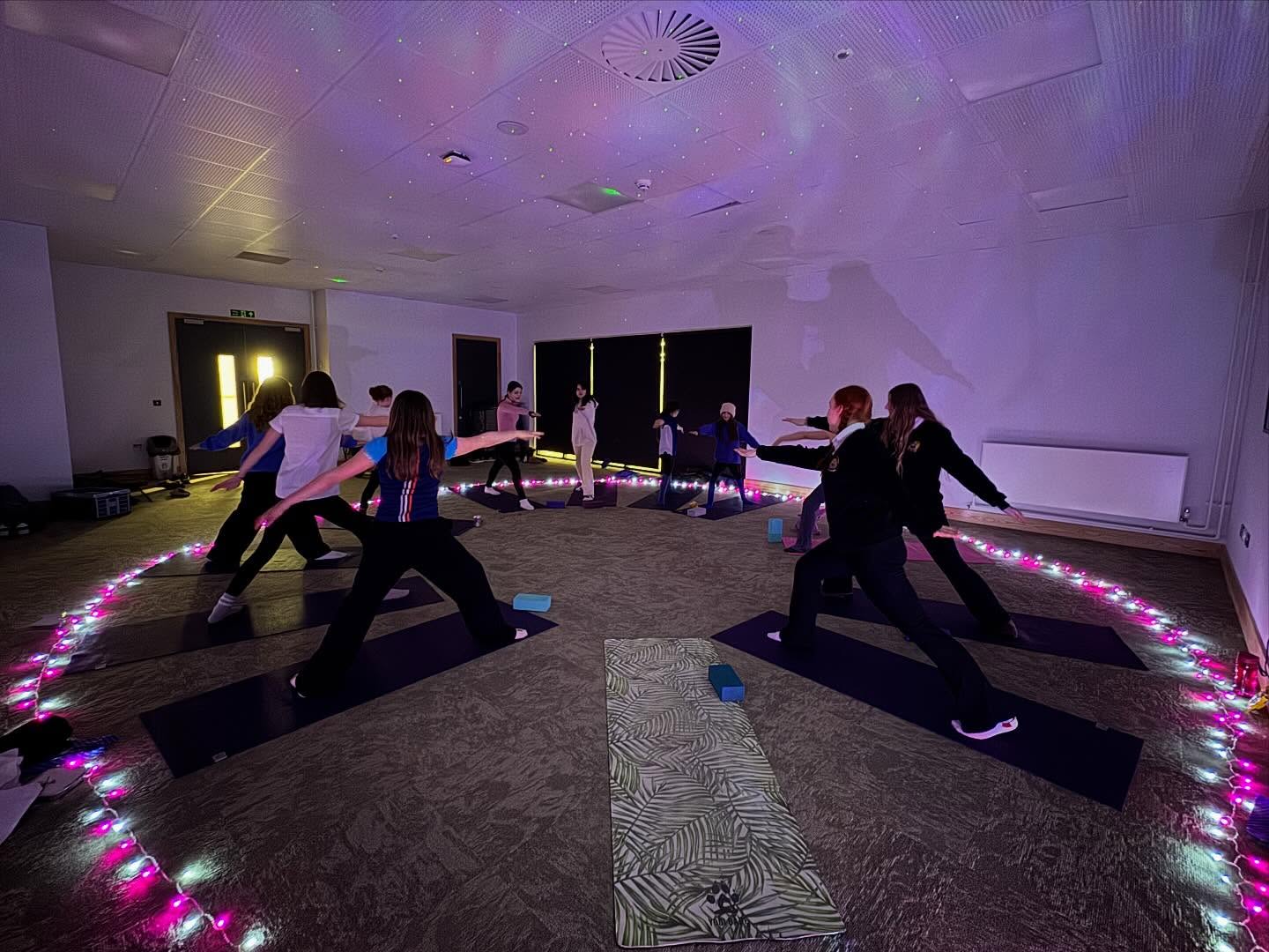 I love my tween sessions 🫶🏻
So many of these girls have been with me since day one - we really have grown up together in so many ways 🥹
We’ve recently welcomed some new faces too, and it’s been lovely watching everyone settle in and make friends so easily.
This class is kind, supportive, funny, strong - and full of growing confidence.
Spaces like this matter so much at this age 💛