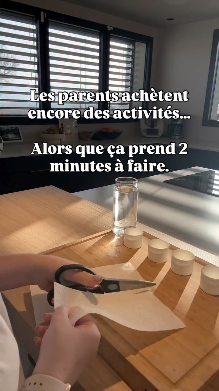 Les parents cherchent encore des activités compliquées…
Alors que parfois il suffit de :
une paille,
un peu de couleur,
et 2 minutes pour créer un moment magique.
C’est exactement la mission de Child & Home :
Aider les parents à trouver des activités simples, créatives et sans écran que les enfants adorent.
Si tu veux faire le clown aux cheveux colorés avec ton enfant 👇
🤡 commente PRUNE et je t’envoie l’activité en message privé.
Et si tu veux encore plus d’idées pour sauver tes mercredis et week-ends, abonne-toi 🌿
✨ Nouveau site Child & Home dans quelques jours
✨ PDF d’activités
✨ ebook 50 idées zéro écran
✨ ateliers créatifs
#activiteenfant #diyenfant #parentalitecreative #jeuenfant #zerocran