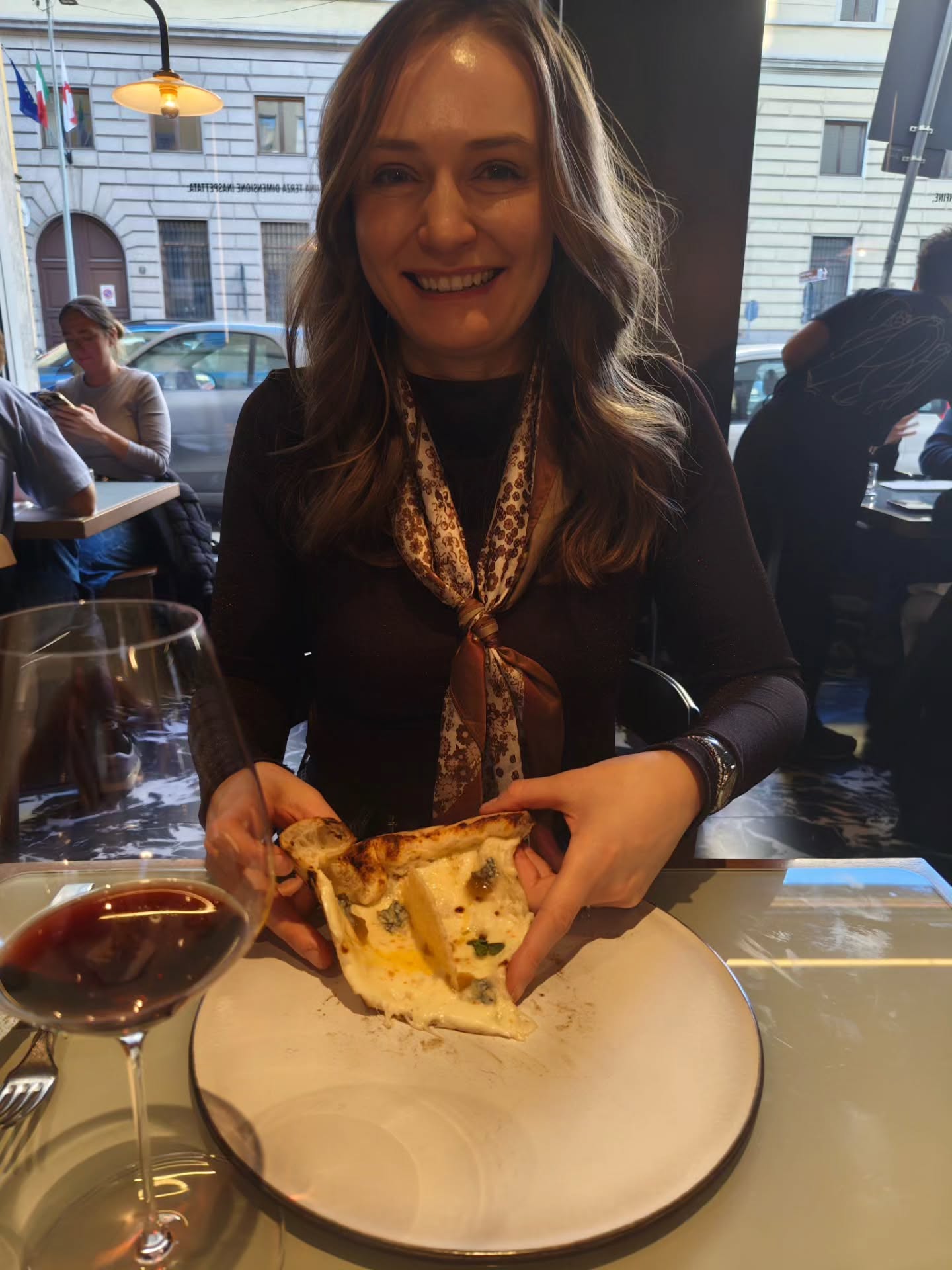 A Botox Pizza?!
Of course I had to order it!
I recently ate in a restaurant where they literally had a Botox Pizza 🤣🍕
So named because it had so much cheese you felt pretty paralysed after eating it.. 🤣
Instructions were to fold it in half so you had a bit of the parmesan crisp in every bite 👌
Yes please 🍕🤝