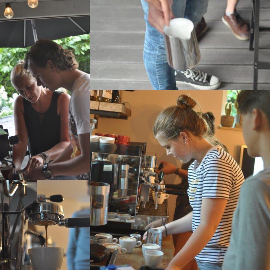 Horecatraining, wat een toppers!! #hamsebok #latteart #nakedportafilter #tespreszo #versebonen