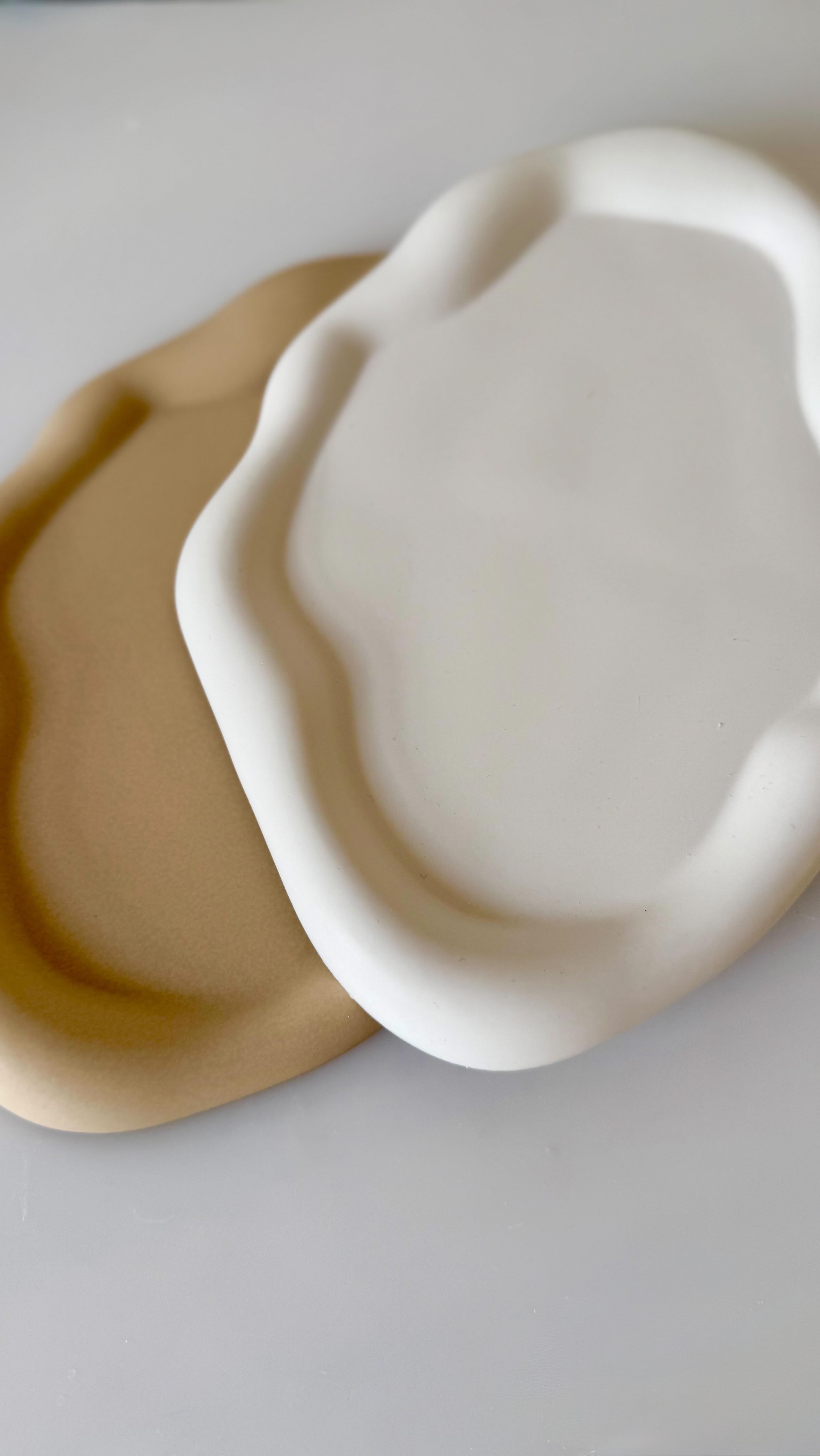 I just love a calm pour š¤
Although I have to resist the urge to pour aggressively back and forth š
Do you have a favourite colour and will this satisfying pour reveal it?
#smallbusiness #handmade #jesmonite #thepaddocksco