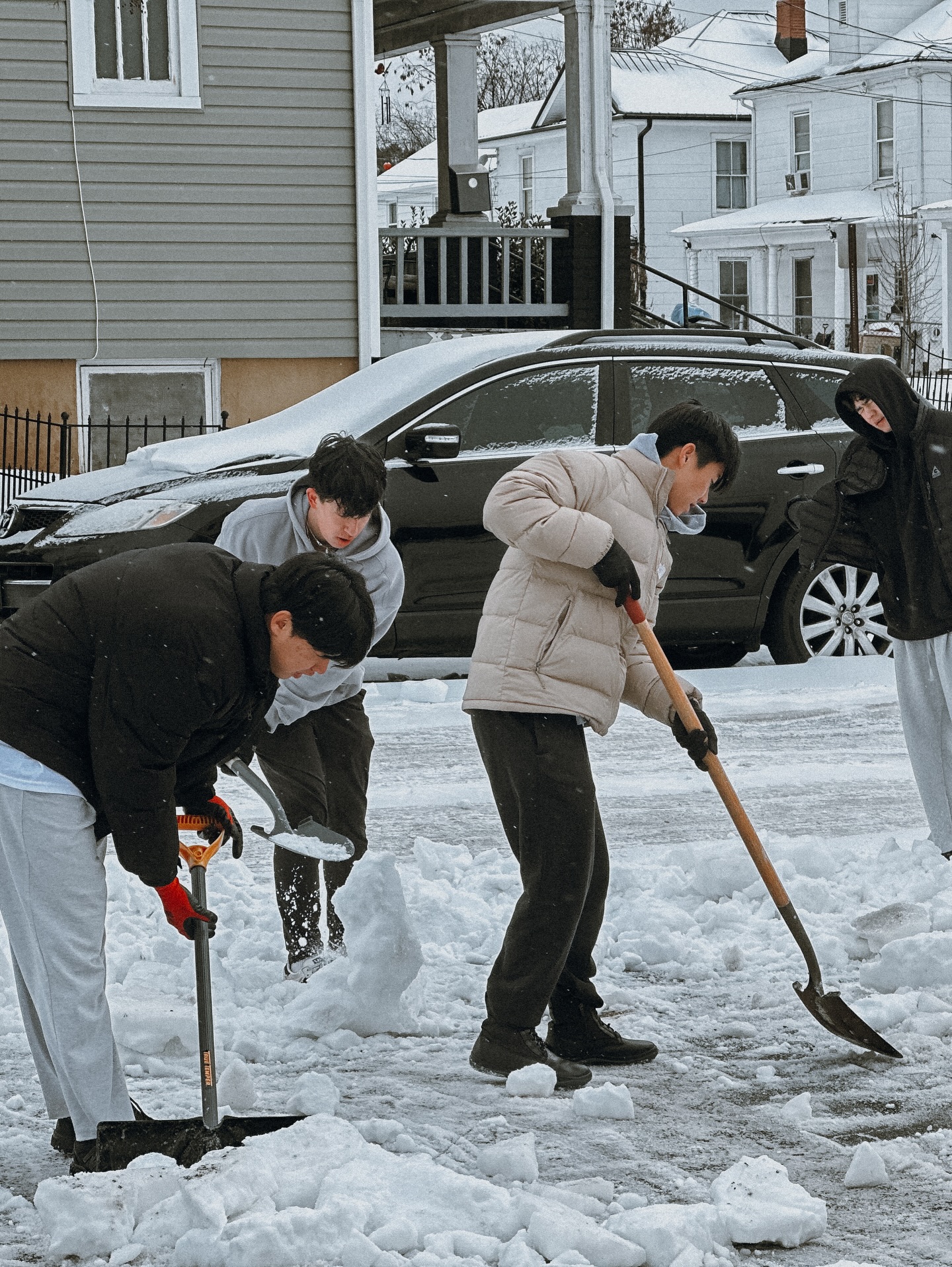 Huge thank you for clearing the parking lot! ❄️👏
We’re still gathering for worship tomorrow. Please take your time and stay safe on the roads 🙏