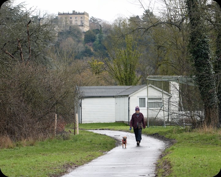 These paws are made for walkin’ 🐶
Our grounds are the perfect place for a peaceful walk, whether it’s long or short, or with friends and loved ones
You can then head to the Snug and re-fuel over a coffee and some cake ☕️
There is something new in the works for dogs, keep an ear out for more information...