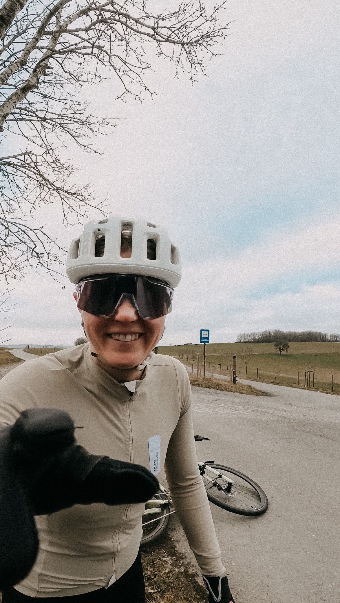 Anzeige| Dein Mann fährt immer vorne, hat Handschuhe an und keine Lust Aufnahmen zu machen? 🙃
Kein Problem - die @insta360 GO ULTRA rettet dich 🤩
Check den Link in der Bio!! Momentan könnt ihr sogar ein richtiges Schnäppchen mache 📸
#couplegoals #insta360goultra