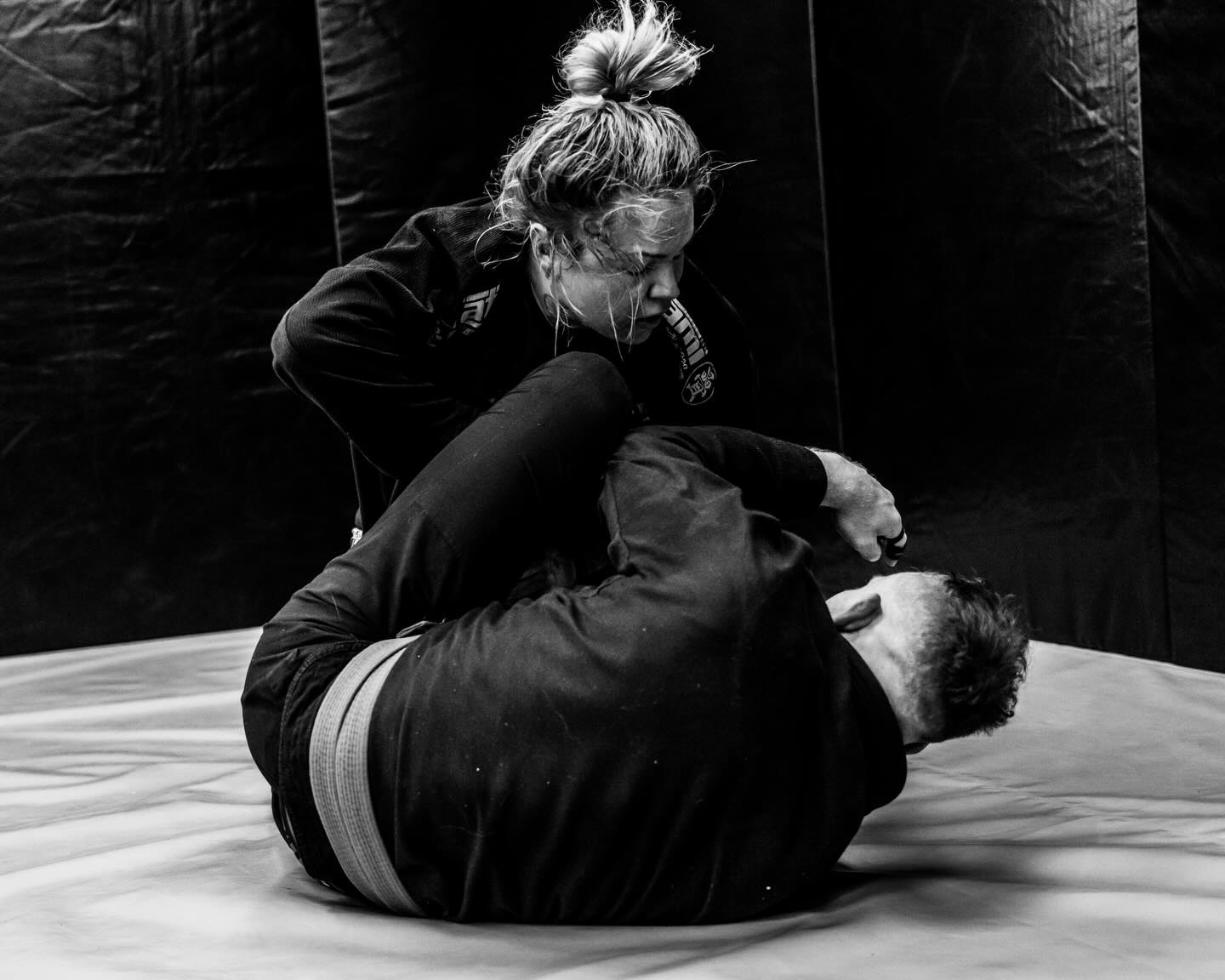 With everything going on in the jiu-jitsu world lately, it’s important to highlight the positives too.
At Force, safety and respect come first — and that makes all the difference. As a woman training with the guys, you get to train hard, push your limits, and know you are supported by partners who value control, trust, and growth.
Perks? Tough rounds that level up your game fast, learning to handle real pressure, building confidence on and off the mats — and proving that strength, skill, and grit aren’t defined by gender.
📸 @bro_where_photo
#brazilianjiujitsu #bjj #bjjgirls #jiujitsu #jiujitsuwomen