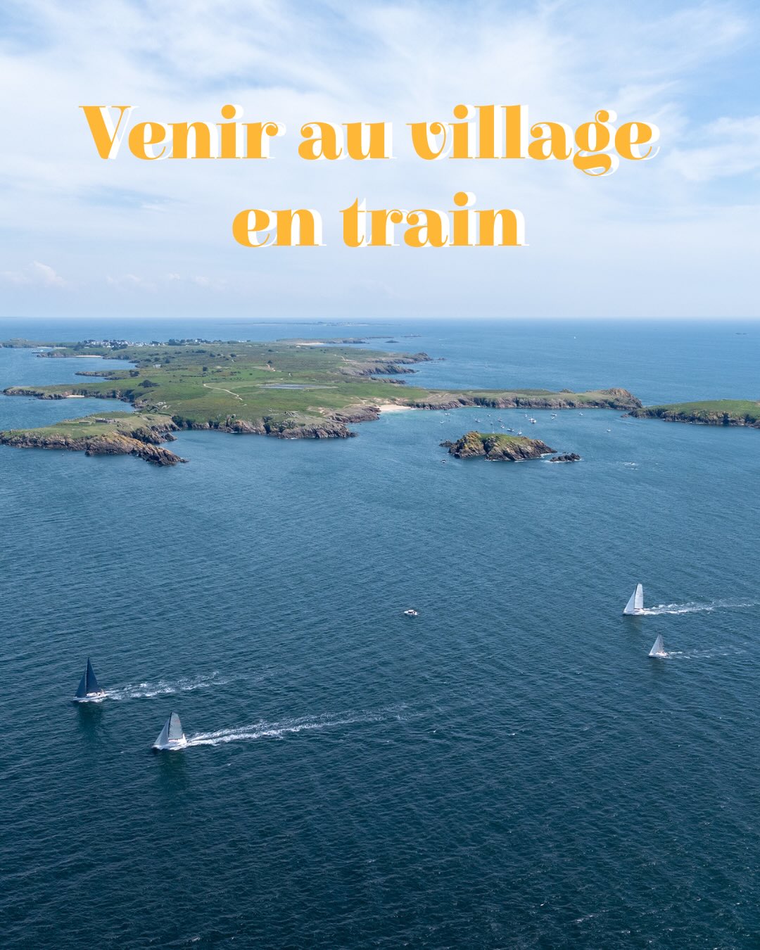 ⛵ Cap sur le Tour de Belle-Île : les billets de train sont disponibles !
⚓ Vous sentez l’appel du large ? Pour rejoindre le village du Tour de Belle-Île à la Trinité-sur-Mer, c’est le moment de s’organiser !
🧭 De l’Esplanade de la Capitainerie au Cours des Quais, voici comment nous rejoindre facilement :
🚆 NOUVEAU : Le train est ouvert !
Les billets SNCF pour rejoindre la gare d’Auray sont désormais disponibles à la vente. Anticipez pour bénéficier des meilleurs tarifs et garantir votre place !
🎟️ Pour réserver votre billet rendez-vous directement sur le site SNCF Connect.
🚌 En bus (BreizhGo) :
Une fois à la gare d’Auray (ou depuis Quiberon), la ligne BreizhGo n°1 vous dépose au pied du village. Simple, efficace et sans stress de parking.
🚘 En covoiturage :
Envie de partager votre passion dès le trajet ? Optez pour le covoiturage ! C’est plus convivial, plus écologique et parfait pour échanger vos pronostics sur la course.
🎊 Rappel : Le village est gratuit et ouvert à tous !