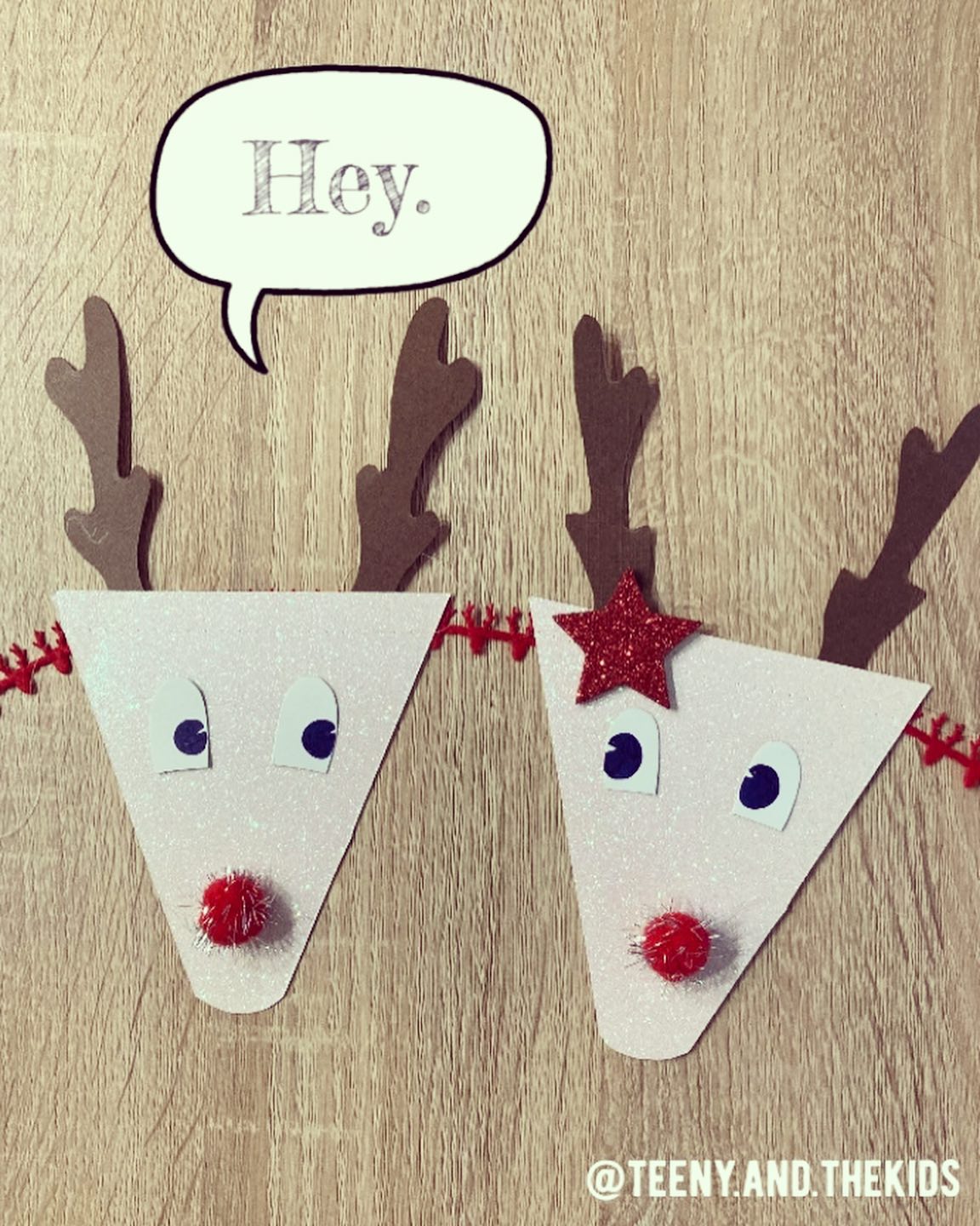 𝗥𝗲𝗶𝗻𝗱𝗲𝗲𝗿 𝗕𝘂𝗻𝘁𝗶𝗻𝗴 🦌🔻🔻🔻
Have you ever used bunting as Christmas decor? 🎄 If not, I’m sure you might do now! 😉🌟
This idea was inspired by the amazing @j_de_jugar 🤩 Do check out Monica’s page for inspo! 😍🌟
We used:
🔻Sparkly bunting (from C’s bday)
🔴 Red pompoms & stars (repurposing Christmas tree sensory puzzle!)
👀 eyes - scrap card
🟫 horns - brown card
🎀 Reindeer velvet ribbon
.
.
Let us know if you’ll have a go in the comments! 😁🎄
.
.
.
.
#christmascrafts #reindeer #rudolf #bunting #kidscrafts101 #learningthroughplay #ourupcycledplay #createrecyclereuse #recyclerpourjouer #recyclemeplay #getcreativewith #completementcraft #bastelnmitkindern #pedagogiealternative #powerofplay #guirlande #fantasyhasreallynolimits #preschoolactivities #diychallengederwoche #funbudgetplay #creativityfound #recycleandplay #ourtwinkingstars #invitationtoplay #recyclereuse #earlyyearsideas #diyplayideas #manualidadesparaniños #heycraftykids #occuperlesenfants you