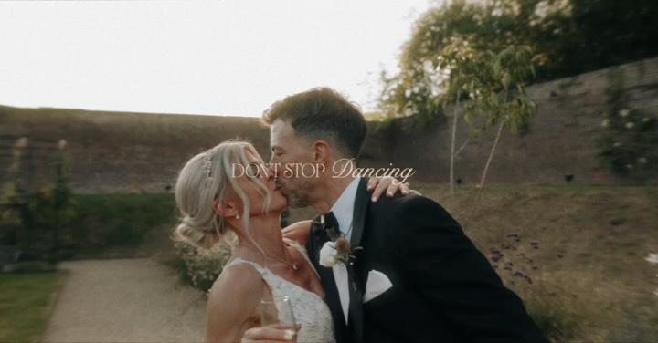 Whatever you do, don’t stop celebrating!
Couples can easily get caught up in timings & structure
But the main thing you need to make a great film is people celebrating together!
What. A. Day. ❤️
Photography | @ianfranceweddings
Videography | @prsprfilms
Venue Stylist | @frillyfoxcreativeco
DJ | @weddingsounds
Venue | @foxtailbarnsvenue
MUA | @calliejo_mua
Hair | @l.k_hair_
Dress | @weddingbelles_4oaks
Suits | @peterposhsuit