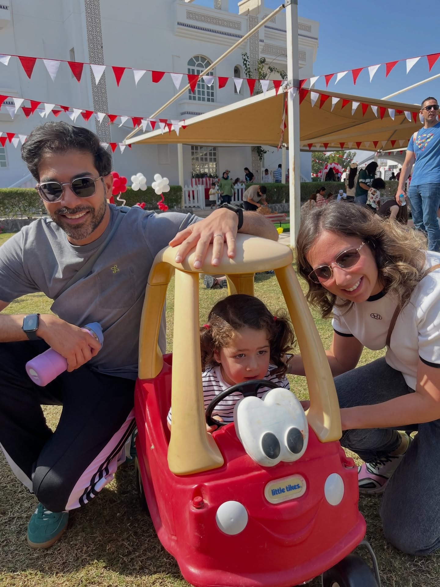 Big smiles, bright colours and lots of fun. We hadthe best time at the Willowbrook community carnival 🎡🎠🎢
*
*
*
*
#carnival
#communityevent
#willowbrooknursery