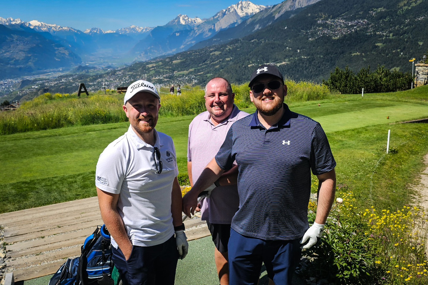 Ignore my score, let's focus more on the view 😍 @andyrourke21
#golf #switzerland #omegamasters #holiday #views #cransmontana #landscape