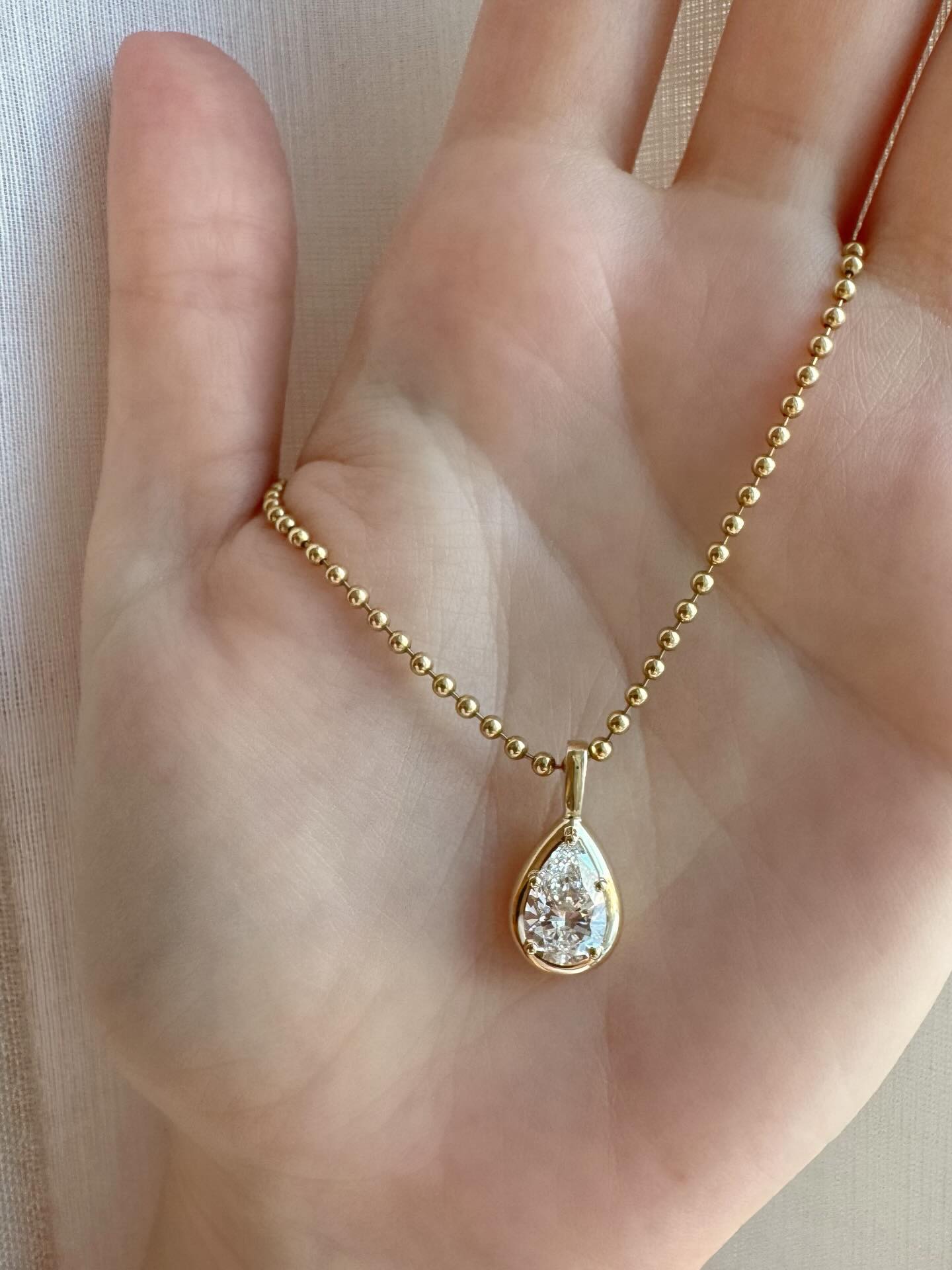 Chunky domed bezel pendant with pear diamond ❣️