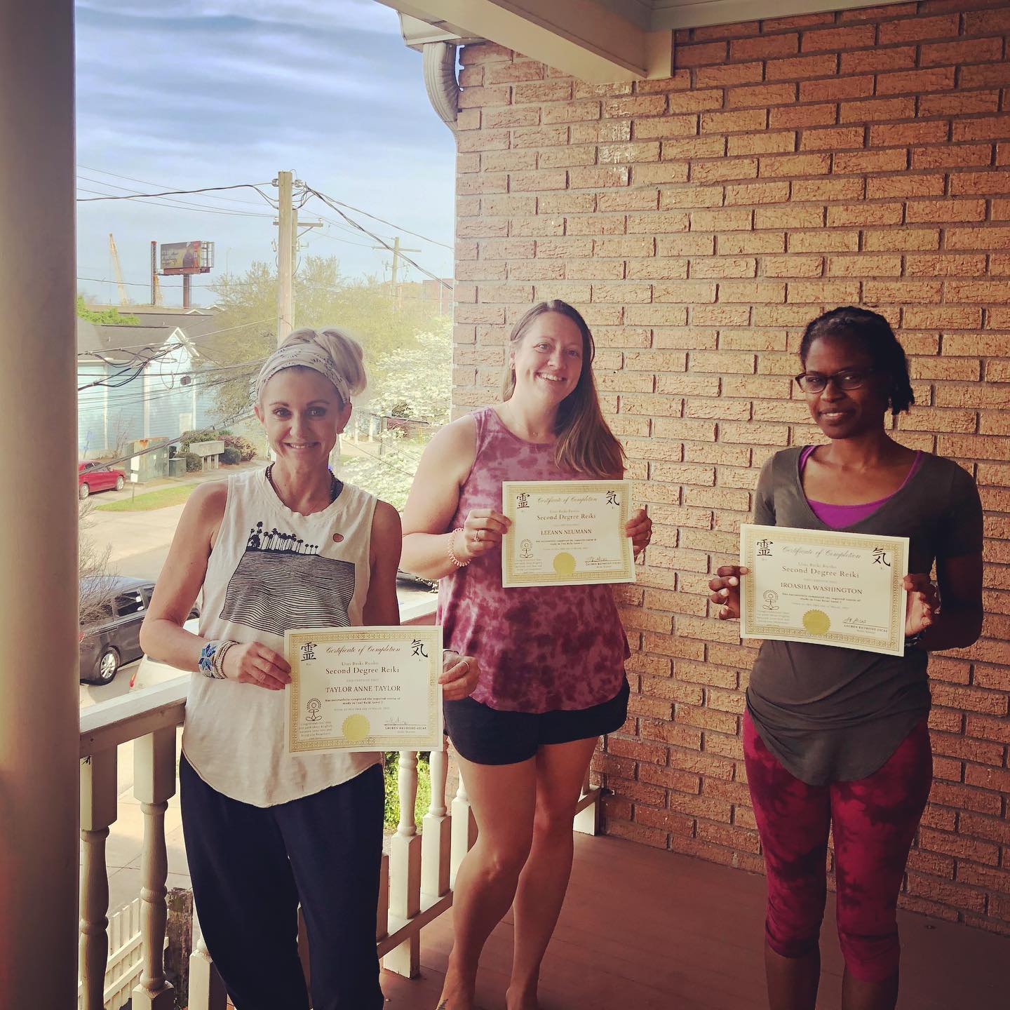 Congrats to these amazing women for devoting the weekend to do deep work and become Usui Reiki Level 2 certified ๐๐ It wasnโt always comfortable as the energy shifted and moved blocks for healing ๐๐ผ And to top it off we had a full moon in Libra ๐ AND these 3 ladies are all Libra signs โ๏ธ AND on their moon together โก๏ธ Talk about moon cycles and energy to add to an intense weekend of releasing and healing ๐๐ Grateful to be a part of this journey with each of you๐ Mahalo ๐ธ๐.
.
.
.
#reiki #reikitraining #reiki2 #reikilevel2 #reikihealing #reikimaster #charlestonreiki #chsreiki #lightworker #lightworkersofinstagram #chakrahealing #vibrationalhealing #attitudeofgratitude #energyiseverything #energyhealing #happyandhealthy #greatestgifts #reikisislove