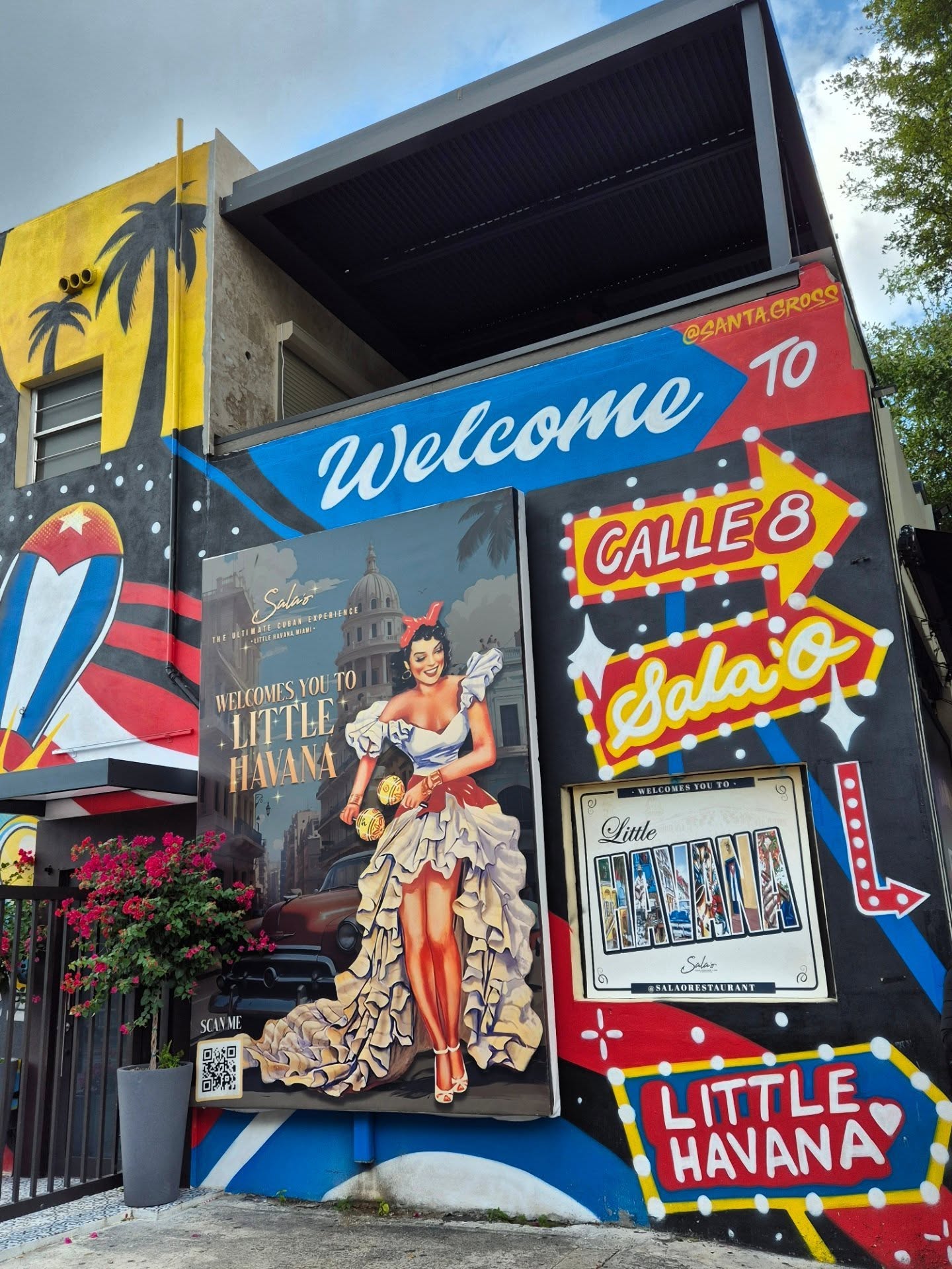 Some neighbourhoods whisper.
Little Havana sings.
Some places don’t need filters. They need time.
Little Havana surprised me in colour, in character, in the way it makes you slow down without asking.
Street art, cafecito moments, familiar things with a whole new accent and a McDonald’s dressed in full Miami energy🐓.
This is for the slow walkers and detail-noticers ✨
🔖Tag someone who needs this kind of colourful chaos in their life.