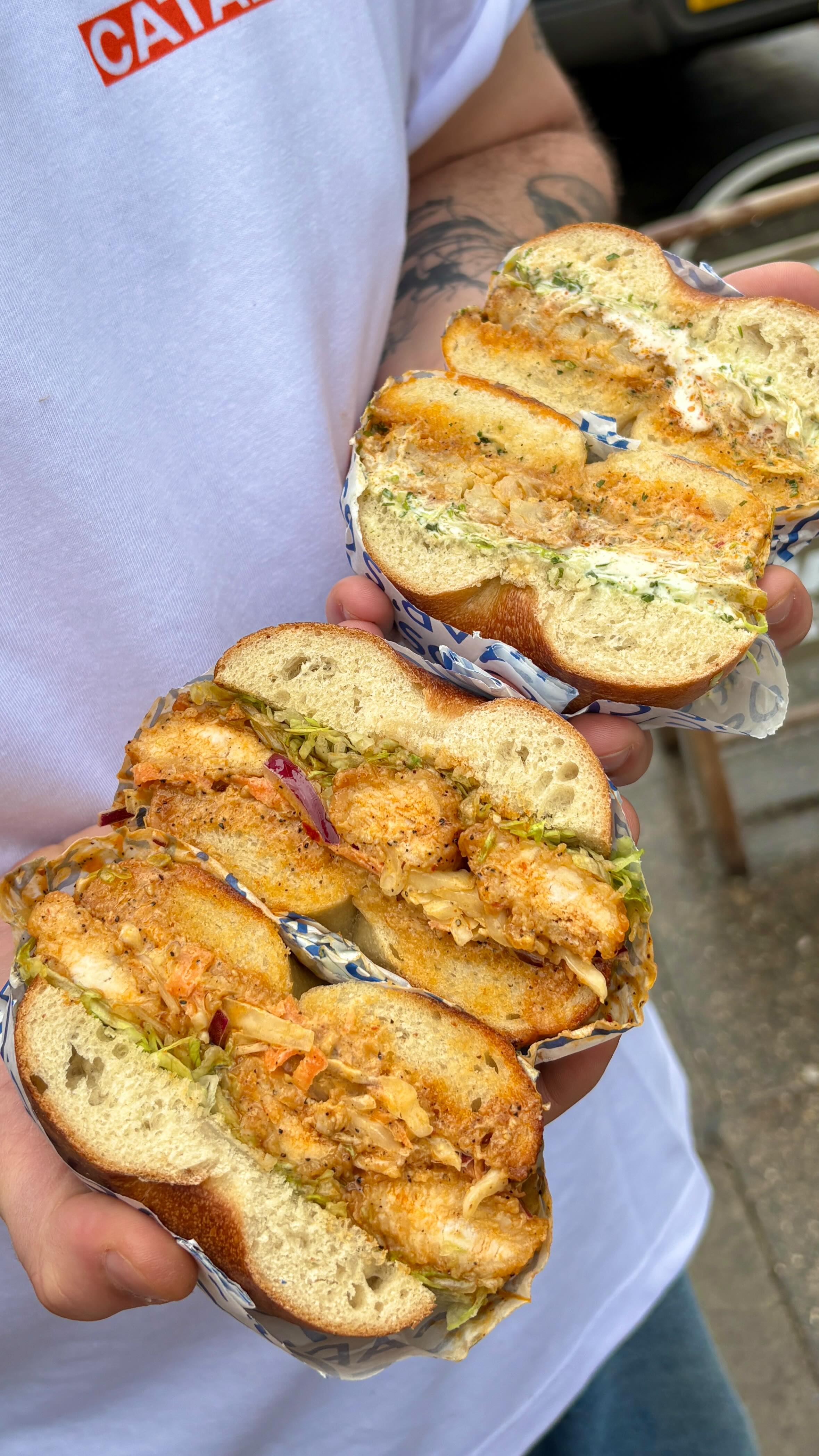 HARD LAUNCH 💘 our collab w @catalyst_roasters isn’t just about coffee - we’ve got two new gorgeous bagels for ya too. 😝👇
CATALYST CHICKEN BAGEL
@koffiracha based buffalo sauce, chicken goujons, shrettuce, house coleslaw, @banookbagels
CATALYST CAULIFLOWER BAGEL
@koffiracha based buffalo sauce, battered cauliflower, shrettuce, herby ranch, @banookbagels
Available every Thursday to Sunday, limited availability 🌶️