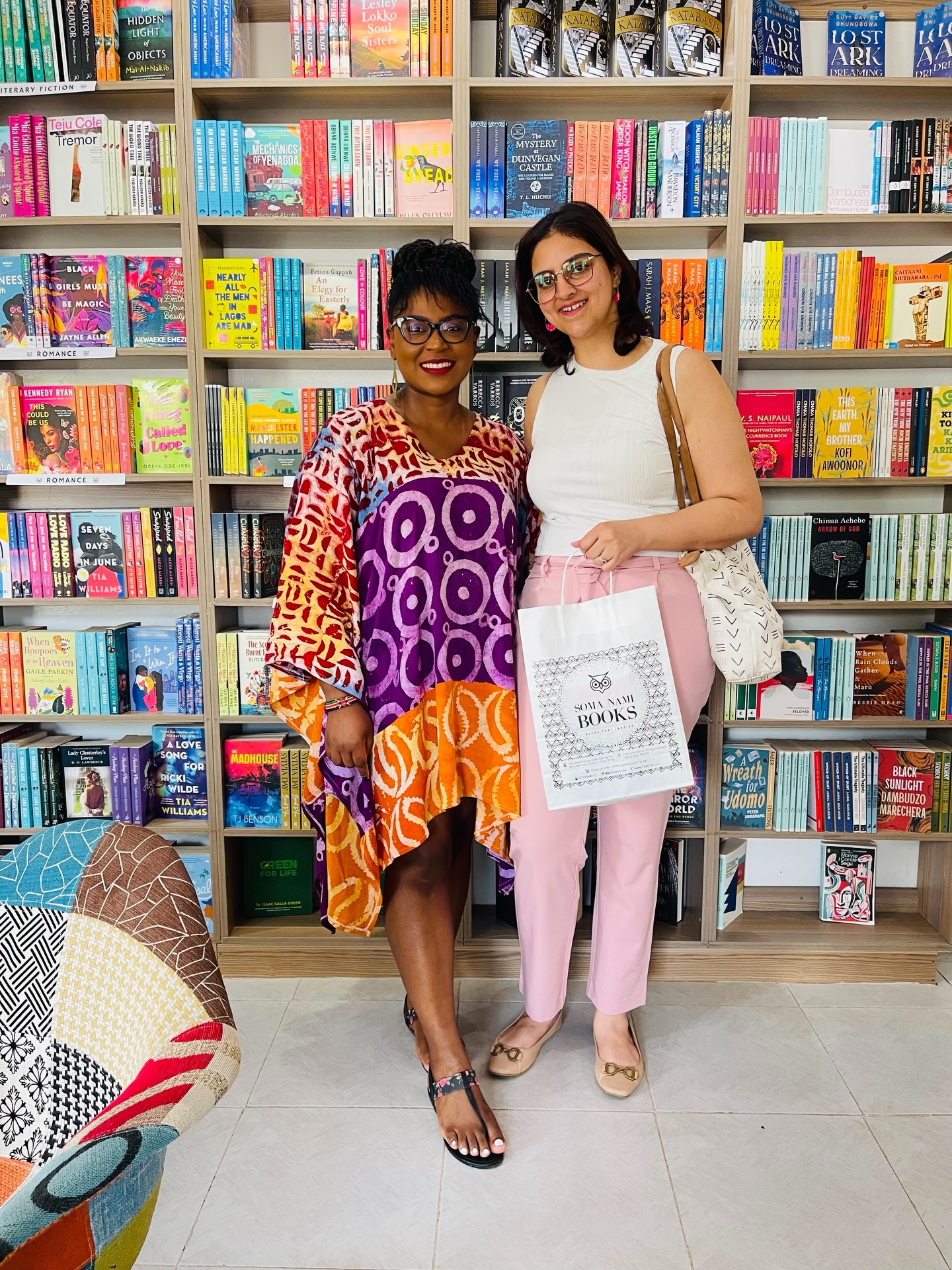 Got to spend a morning @tanishareads at Soma Nami Ngara!
We talked books. We talked life. I recommended all my fav reads which I am so glad Tanisha picked (and hope she enjoys all of them). We talked literary festivals and I think I am convinced to go to Jaipur Literature Festival in India next year.
@tanishareads has been an online friend for eons and she won @nairobibooklove 12 Days of Bookmas 'Spend a Day with a Bookseller'.
Meeting in person and walking through the store and poring through shelves was quite something!
I loved this so much, I should consider making it a regular thing.
Thank you @nairobibooklove for inadvertently turning an online friendship into a real life one ❤️.
#datewithabookseller #12daysofbookmas