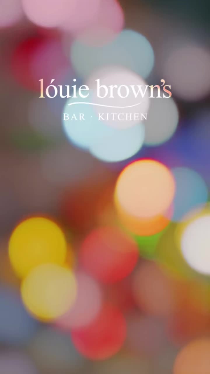 Nothing beats a proper Sunday Roast 🤤
Tender roast beef, all the trimmings, and lashings of rich gravy — just how Sundays should be done at Louie Brown’s.
Tables fill up fast — book online to join us today 👇
#SundayRoast #LouieBrowns #RoastBeef #SundayDoneRight