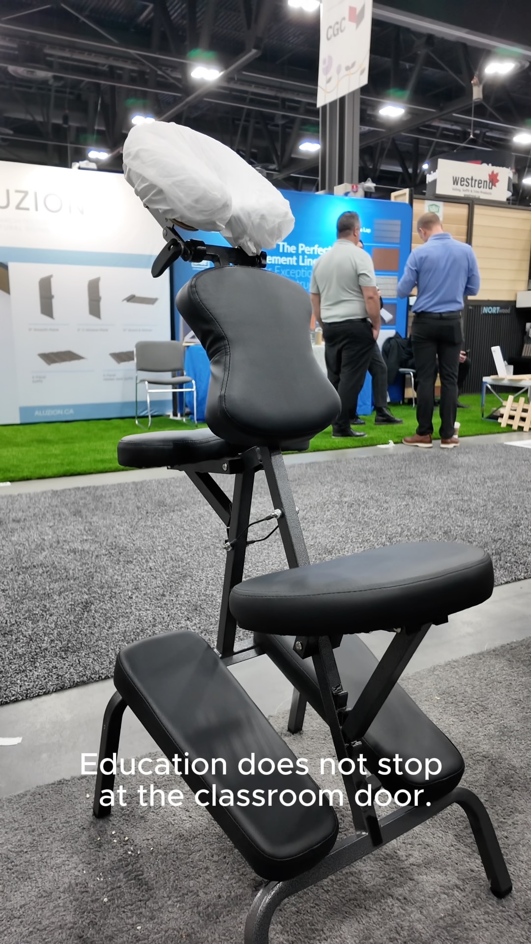 At The NAKH Collective, education extends beyond the classroom.
Our students regularly participate in outreach opportunities, applying their training in real-world environments under professional guidance.
These experiences strengthen clinical confidence while making wellness more accessible within our community.
Learning. Practice. Impact.