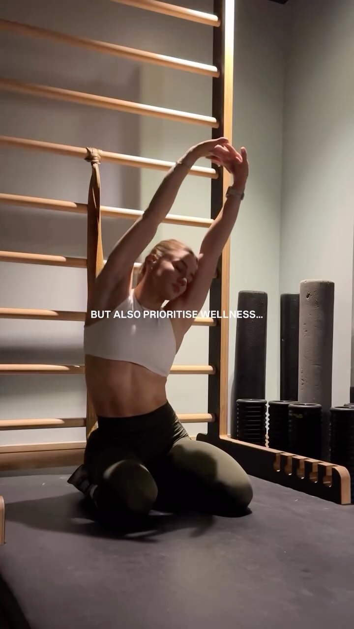 When you train like a gym bro 🎧 but also prioritise wellness 🧘♀️😂
#gymrelatable