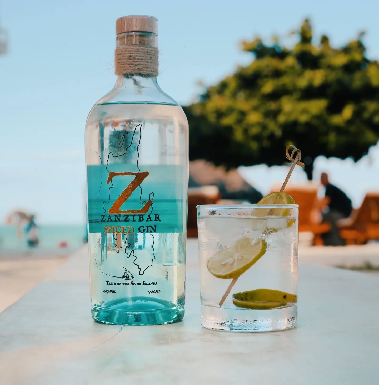 Delicious Zanzibar Spiced Gin & Tonic on the beach in Paje, Zanzibar East coast 🍹🏝️
Even if you're drinking our gin away from the beach, we like to think this is the exact scene you can picture when you have your first sip 🙌🏽
All of the spices we use are grown on the islands of Zanzibar, for a real taste of the spice islands 🌶️
📸 @black_livan
📍@maishamatamuzanzibar
#tasteofthespiceislands #zanzibar #zanzibarspicedgin #zanzibarrum #cocktails #cocktail #gin #ginstergram #ginandting #ginandtonic #tanzania #exoticdrinks #spiceislands #zanzibarsunset