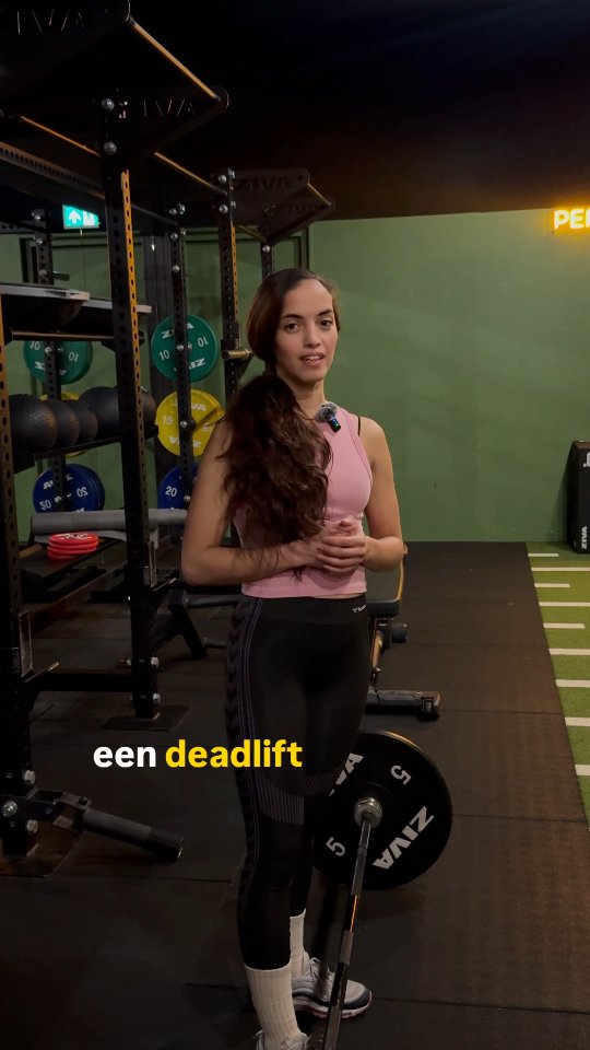Deadlifts… love them or hate them? 😅
Rug recht (niet te hol, niet te bol 😉), buikspieren aanspannen en je knieën niet voorbij de bar voor maximale hamstring-spanning.
👇 Drop jouw tip hieronder!
Team Deadlift of skip je ’m liever?
#lifeandkicking #deadlifttips #romaniandeadlifts #gymtalk #strengthtraining trainwithfun