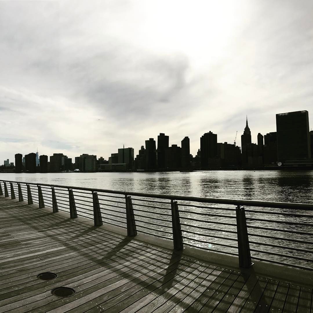 O resumo de hoje. #queens #nyc #skyline #sunset