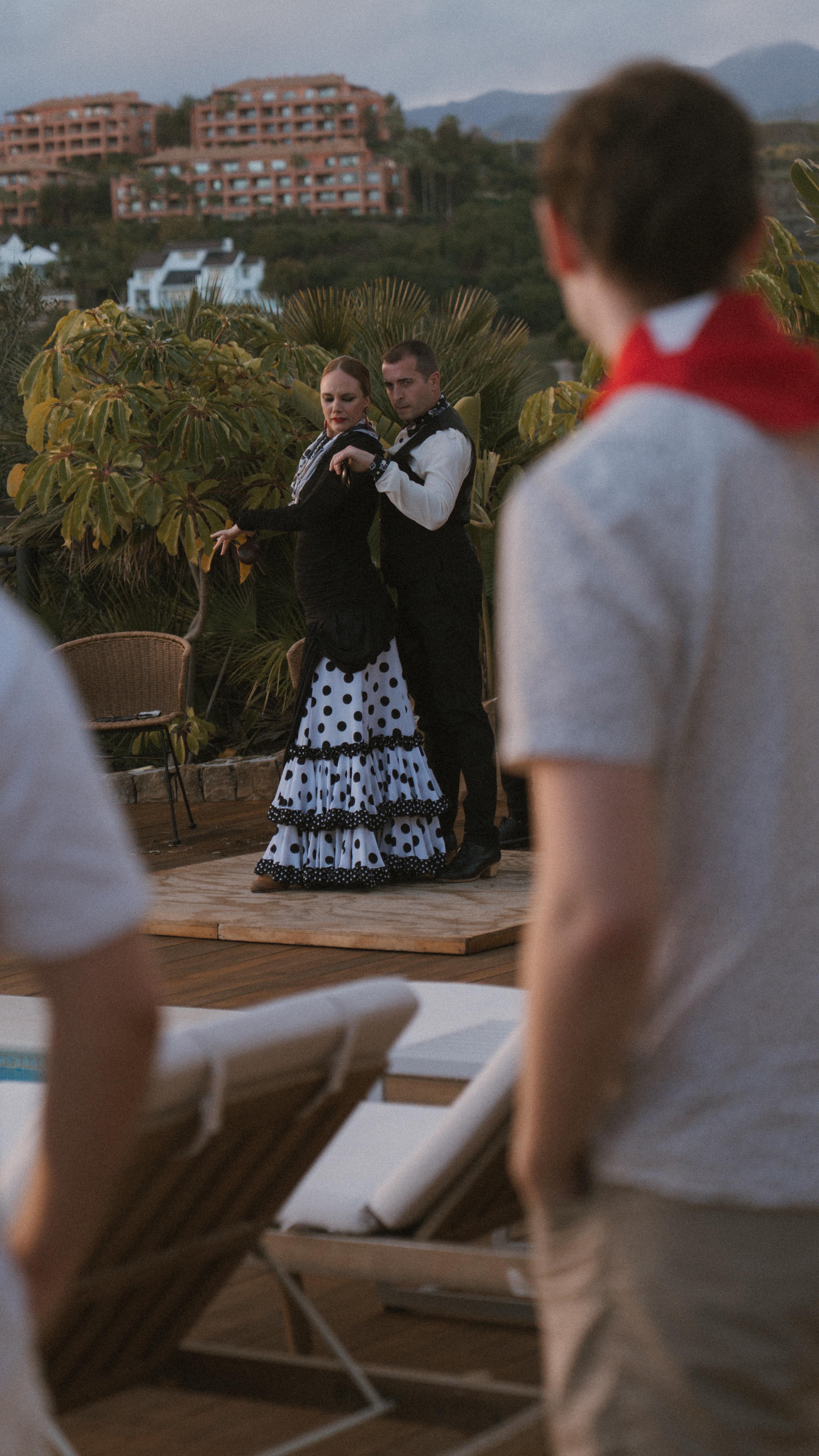 💃🔥 Flamenco, flavor & pure emotion 🔥💃
Rhythm, passion and a table full of life.
When flamenco fills the room, the experience becomes unforgettable.
At Dani’s Catering, we love creating events where culture, energy and food come together ✨🥂
Because some moments are meant to be felt.
📞 +34 602 687 187
📧 Dani@daniscatering.es
#DanisCatering #FlamencoNight