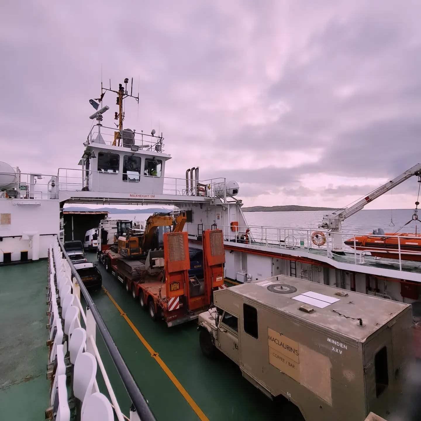 On our way to cater for a commercial production on Eriskay last week ๐ข
Scotland at its best ๐ด๓ ง๓ ข๓ ณ๓ ฃ๓ ด๓ ฟ
#Scotland #ferry #landrover #landroverdefender
#coffee