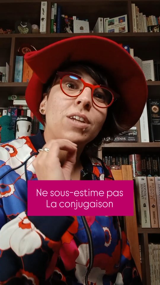 Ne sous-estime pas la conjugaison !
Quand on écrit au passé on reste au passé. quand on écrit au présent... Tu m'as comprise !
Alors oui les concordances des temps, c'est galère et je pense que @larelectrice va me taper sur les doigts 🫣
Mais déjà garder un cap dans la temporalité de ton roman c'est chouette.
#ecrireunroman #conjugaison #ecriture