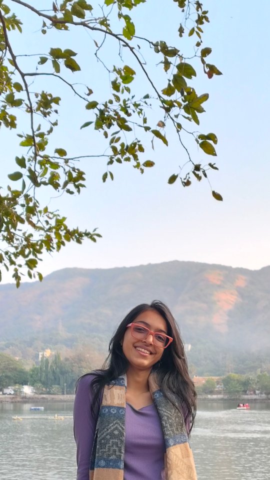 Ye duniya achi hai......?