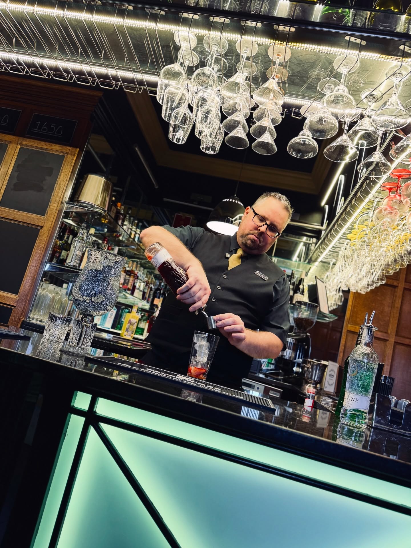 Valentineโs Day is just around the cornerโฆ ๐
Give a big red kiss to someone special this year โ the ๐๐ข๐ฏ๐ข๐ง๐ way.
Hereโs Tom from @yeoldebellhotel creating the delicious love potion for you and your favourite person to enjoy together this romantic season ๐ธโฅ๏ธ
It might be too late to get gifts delivered in time, but itโs never too late for a simple sip of ๐๐ข๐ฏ๐ข๐ง๐.
Enjoy it in love โฅ๏ธ
Enjoy it anytime โจ
#divine #bigredkiss #valentinesday #lovepotion #love