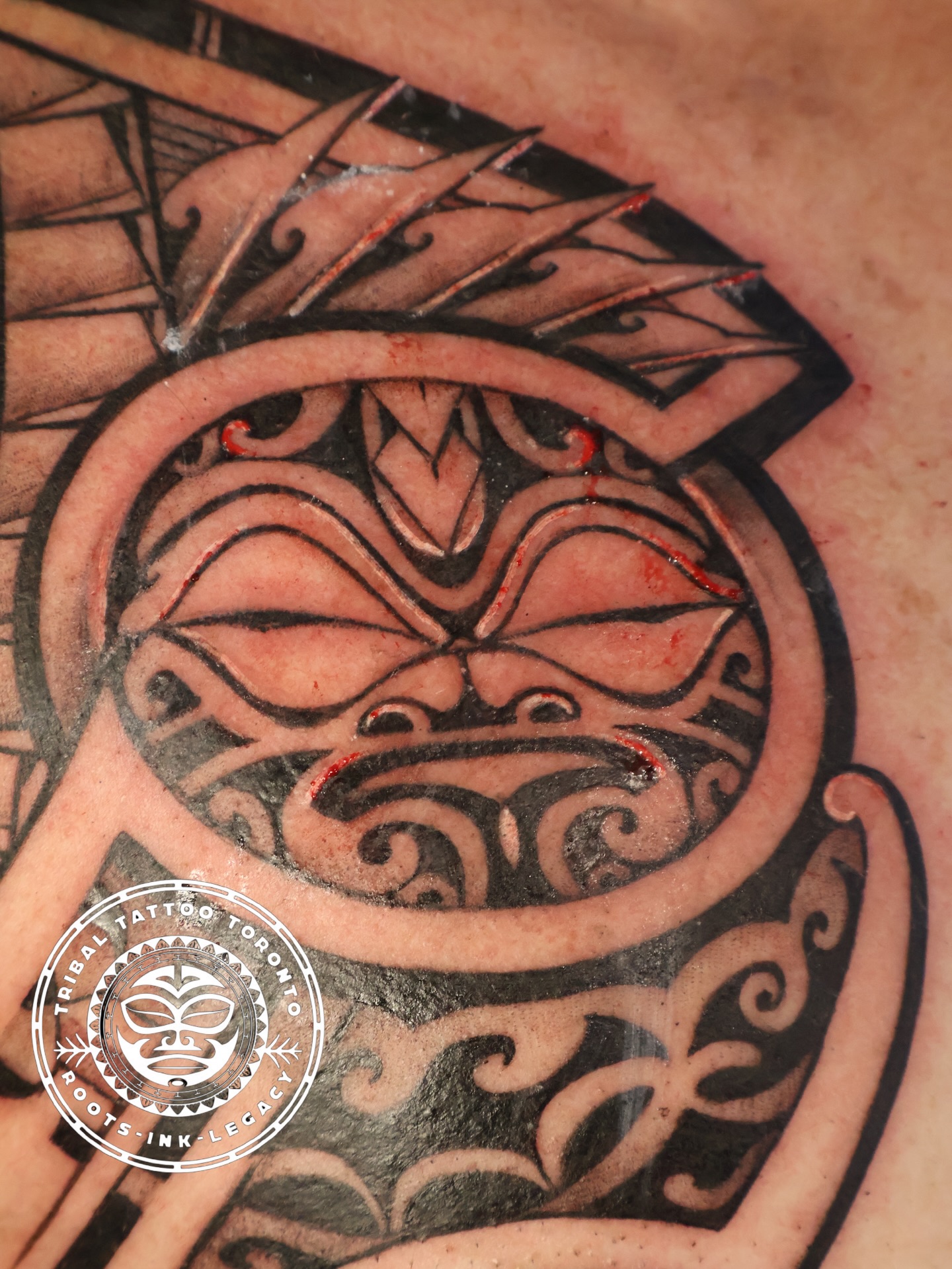 Built for someone who runs toward the fire.
The Tiki is a guardian spirit — watching, warning and protecting love ones
Aito is the warrior who stays calm in chaos.
This tattoo carries strength, protection, and purpose
In progress for Kevin, thank you for coming and trusting!
#Tribaltattoo #polynesiantattoo #polynesian #island #maori therock besttribaltattoo tribaltattootoronto tribaltattooartist freehandtattoo freehandtribaltattoo filipinotribal filipino samoantribal samoan nativetattoo