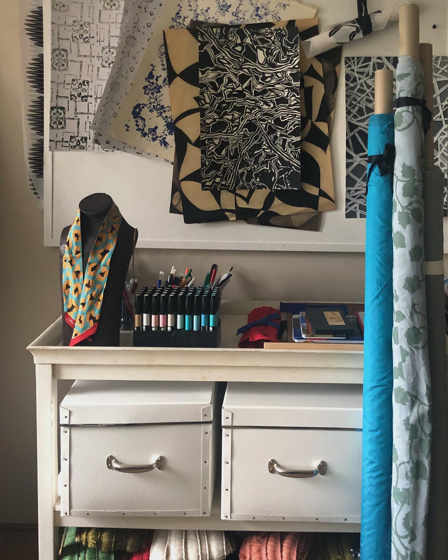 The studio, where there are no limits to the magic that patterns and colors can create🪄
#patterns #colors #studio #inspiration #creating #drawing #mywork #mystudio #creativeprocess #mixandmatch #smallbusiness #madeinzurich #swissmade #textiledesign #textiledesignstudio #barbarawagner