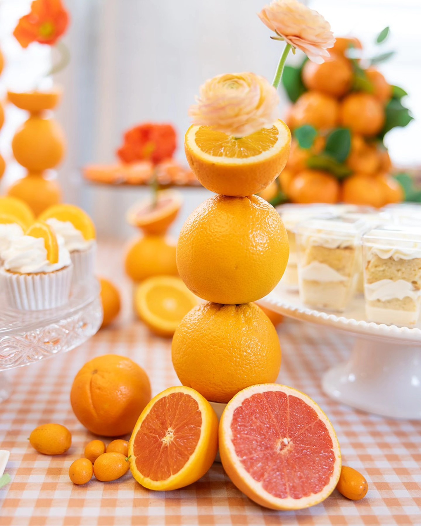 One more pic of this fresh and cool orange-themed baby shower!🍊 I just love how something so simple can feel so grand! 🧡 proof that thoughtful details and a cohesive vibe go a long way. Citrus dreams all around 🙌