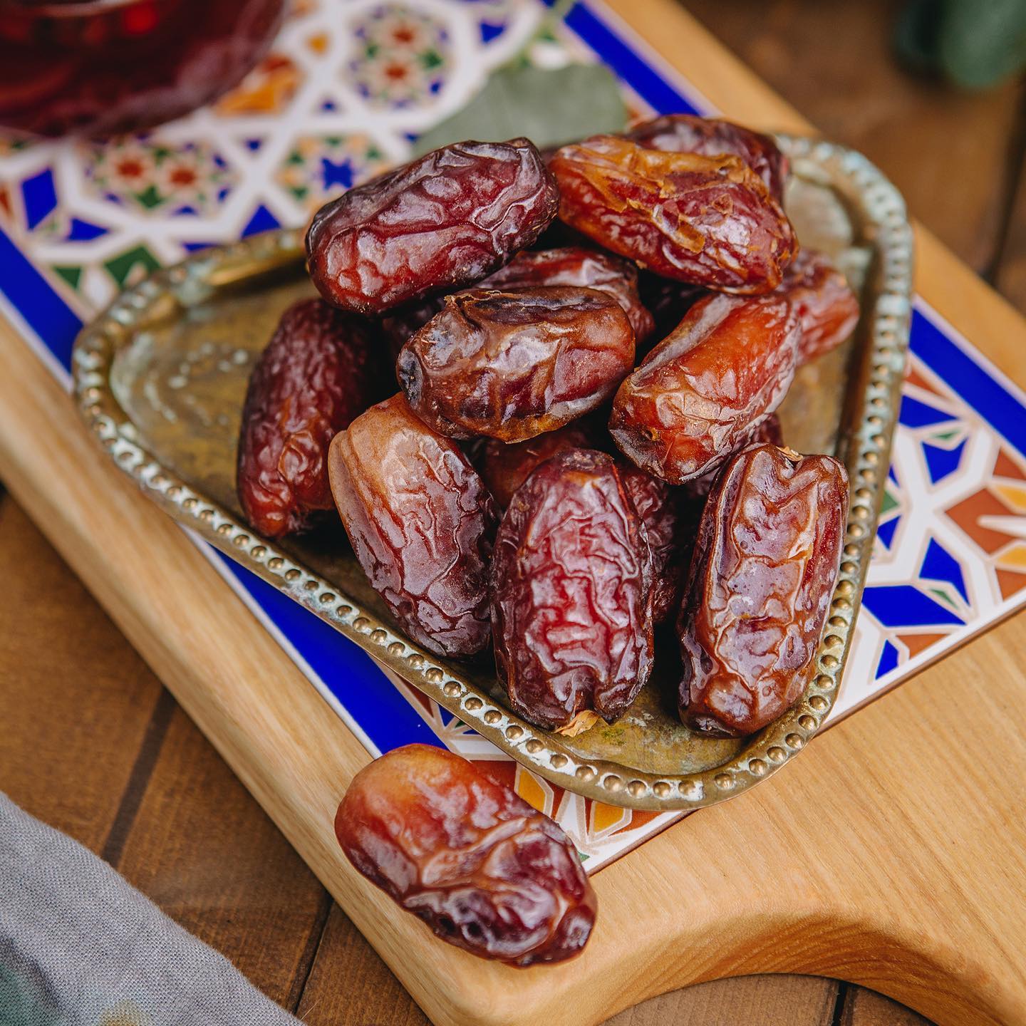 Dates make the perfect tea companion! 🌴🍇
They're delicious and nutritious, and add a subtle sweetness that complements the natural flavor of your tea. Try adding a handful to your next cup of black, green, or herbal tea. ☕️
Order from: www.kochuae.com
#teacompanion #dates #tealovers #yum #Azercay #Azerbaijan #tealovers #teaaddict #sustainability #ethicalbusiness #premiumtea #blacktea #greentea #herbaltea #looseleaftea #directtrade #fairtrade #teaofinstagram #teatime #tealove #instadrink #drinkstagram #foodie #yum #delicious #supportlocal #heritage #centuriesofcraftsmanship #teaenthusiast #teadrinkers #kochfood #marketplace