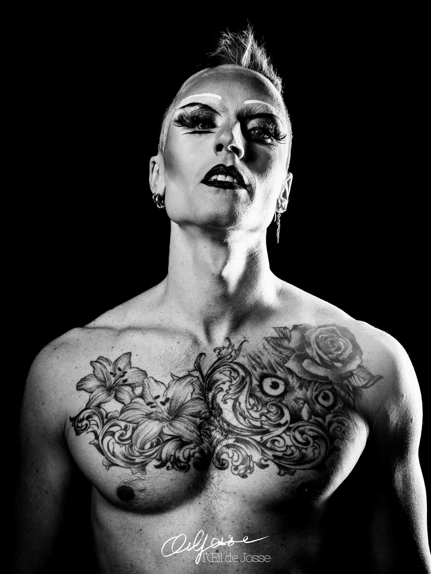 REPLACER LES REPÈRES
Entre drag & boy.
@nina_morena_sushumna
#portrait #portraitnoiretblanc #blackandwhiteportrait #blackandwhitephotography #noiretblancphotographie #noiretblanc #drag #dragqueens #dragqueen #dragrace #le108 #shootingphoto #tattoos #tattoo #tatouage #boy