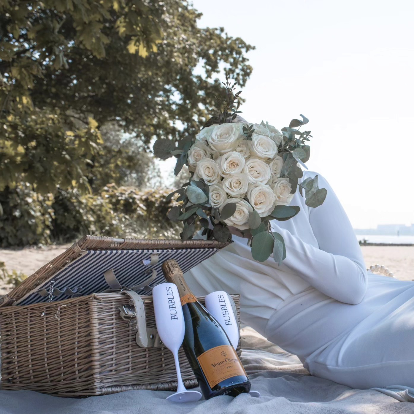 "Liebe, was du tust, und du wirst nie wieder einen Tag in deinem Leben arbeiten."🥰📸
#braut #hochzeit #altona #bridalshooting #schwarzweiß #fotografie #hamburgfotografie #hamburgphotography #standesamtaltona #loveisintheair #Fotograf #hamburg