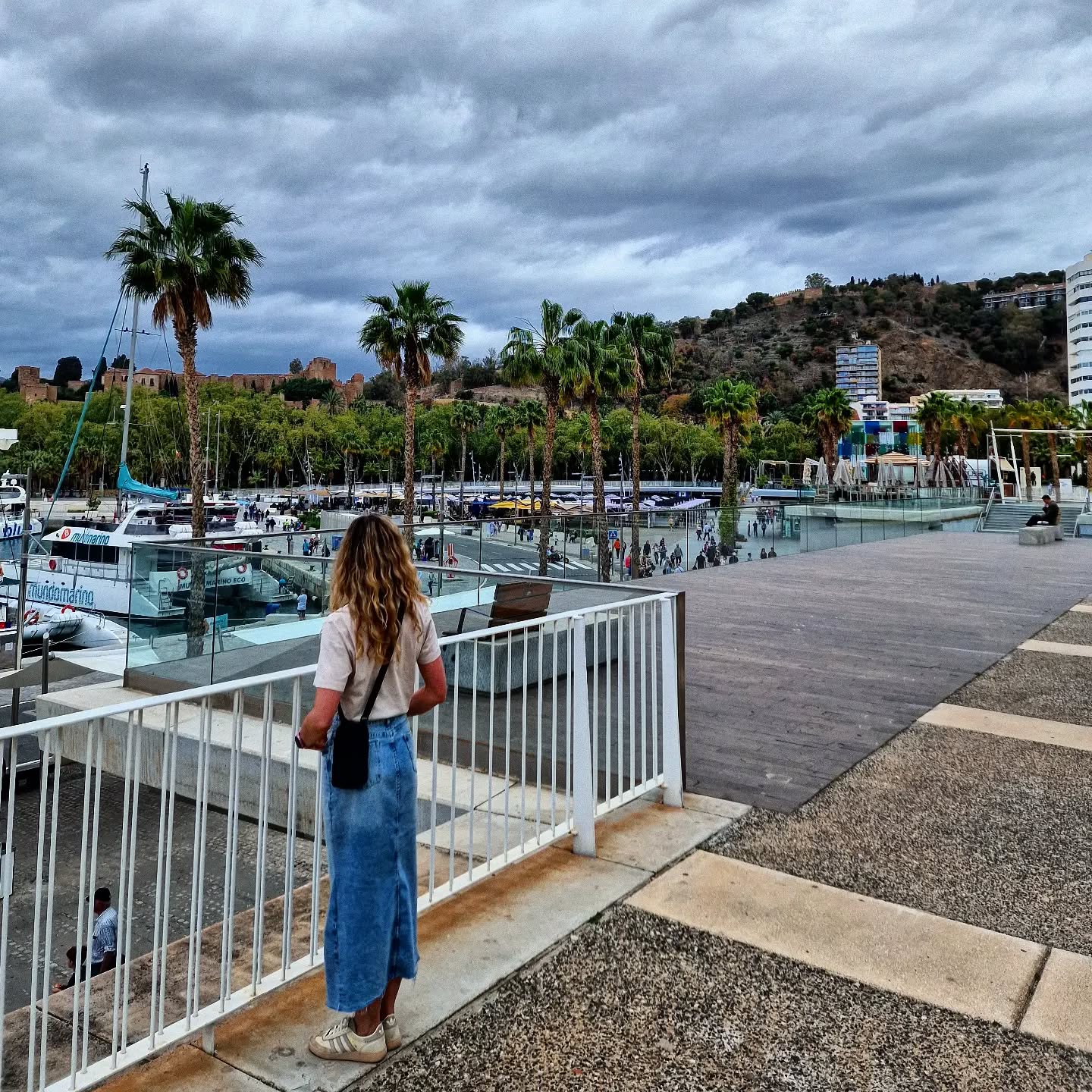 Feliz miércoles 🐣
.
.
.
.
.
.
#muelleuno #lovingmalaga #malaga #malagalife #malagaturismo #malagaspain #málaga #malagatoday #andalucia #ckmalagalife #ok_malaga #españa #spain #estaes_malaga #visitspain #visitmalaga #costadelsol #ok_spain #photosofmalaga #malagaconacento #spain_all_pics #lateandalucia #summervibes #travel #travelphotography #livelovespain #latemalaga #enamoratedemalaga #objetivoandalucia #latildedemalaga