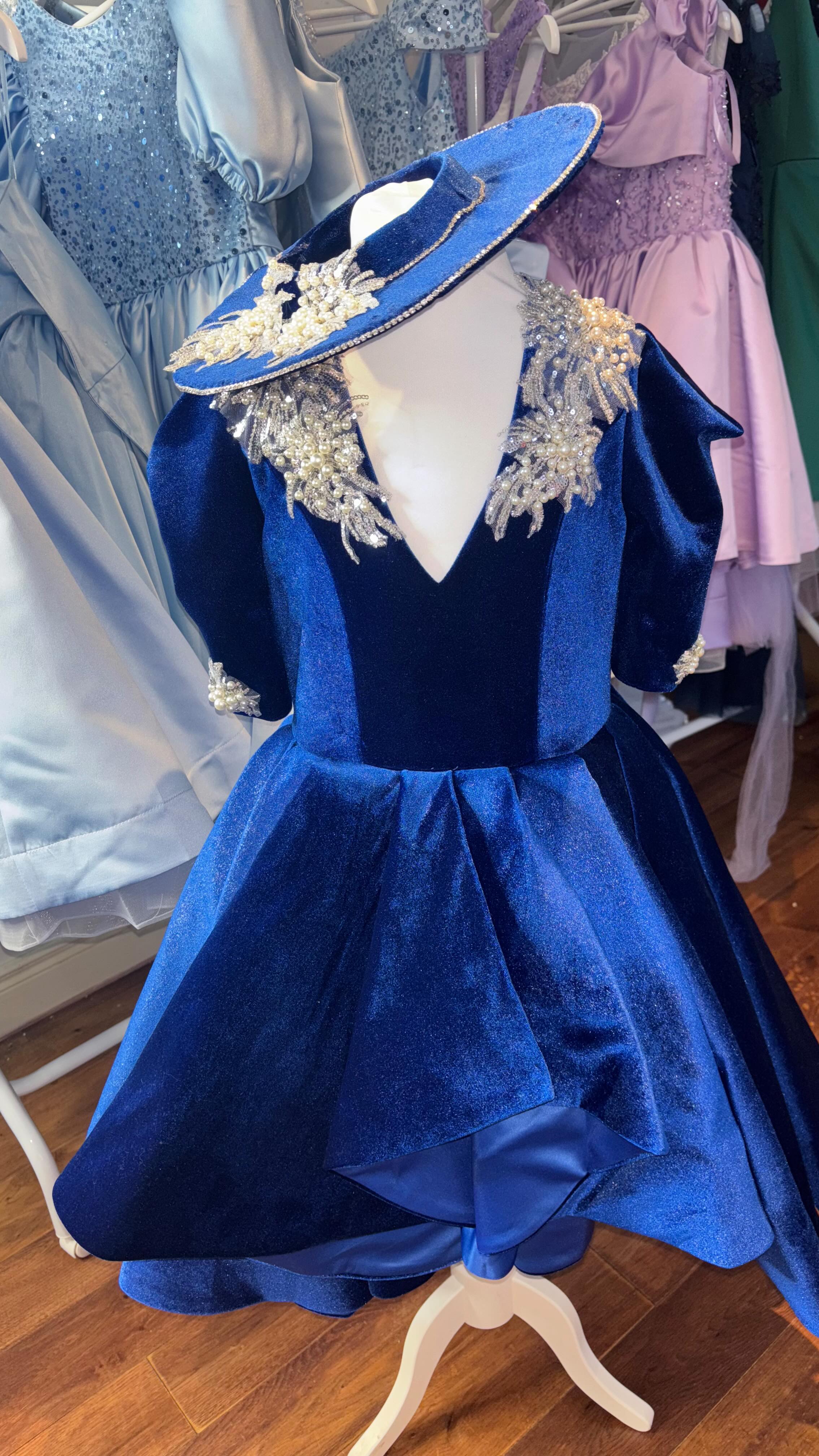A custom dress and head piece for a beautiful little girl attending a wedding 💫💎
Get your custom orders in, based in Limerick.
#dressmaker #customdtess #dressmakerlimerick #weddingguest #limerick