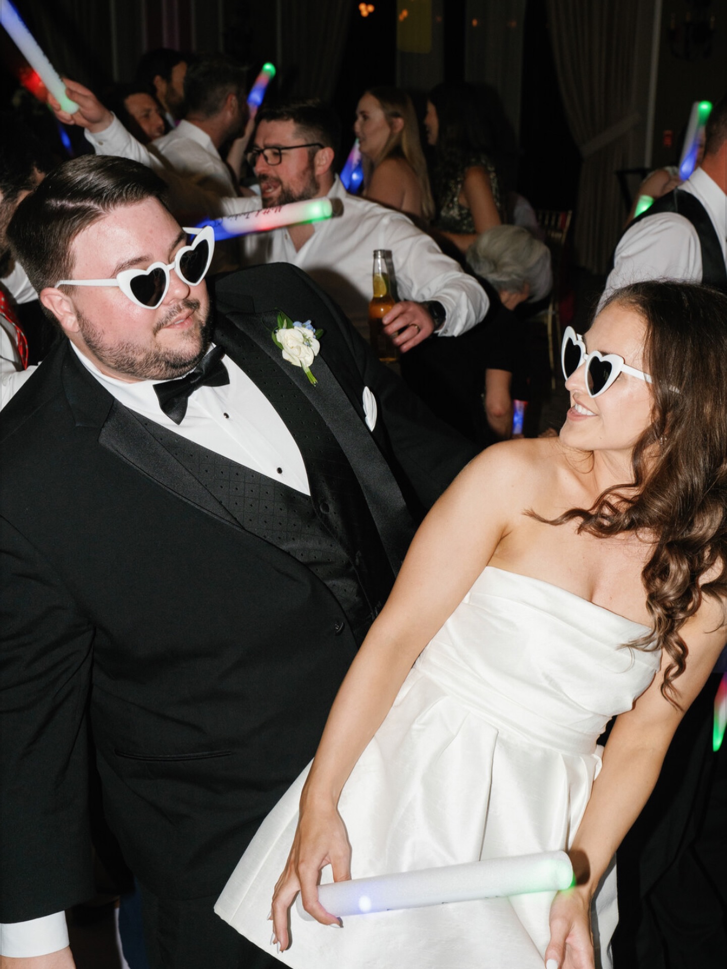 There’s no party like a party @lwrgccweddings
.
.
.
.
Venue/ Food / Bar: @lwrgccweddings
Planner: @bbweddingsevents @wedandevents_anna_dunn
Photo @everencephotography
DJ @ourdjrocks
Florals: @marynellchadsey_floraldesign
Video: @martinmediaproduction
Rentals: @palaciosevents
Cake: @publix
.
.
.
#bbweddings #weddings #sarasota #sarasotaweddingplanner #lwrgccweddings