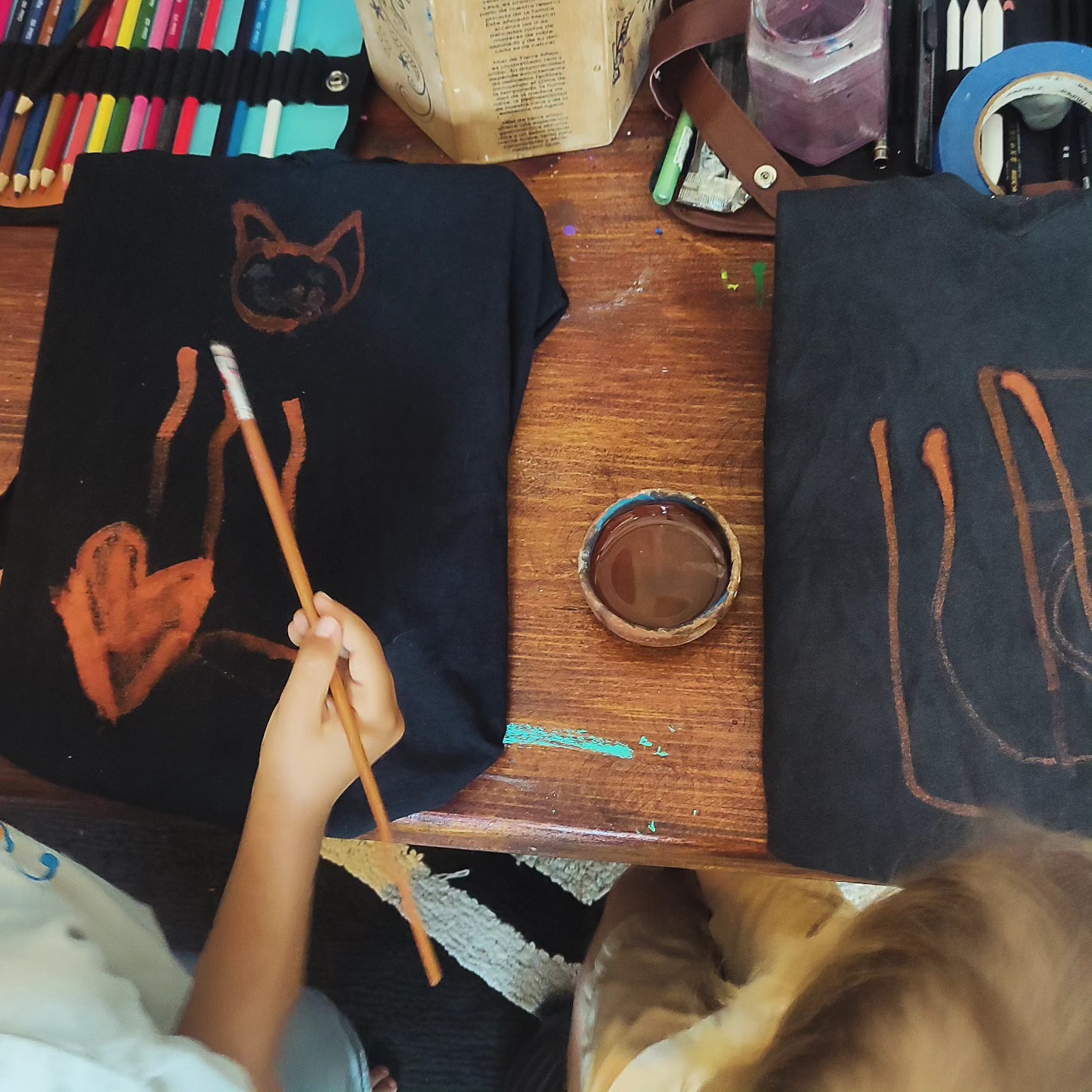 Painting shirts with chlorine 🧑🏼🔬👩🏻🔬