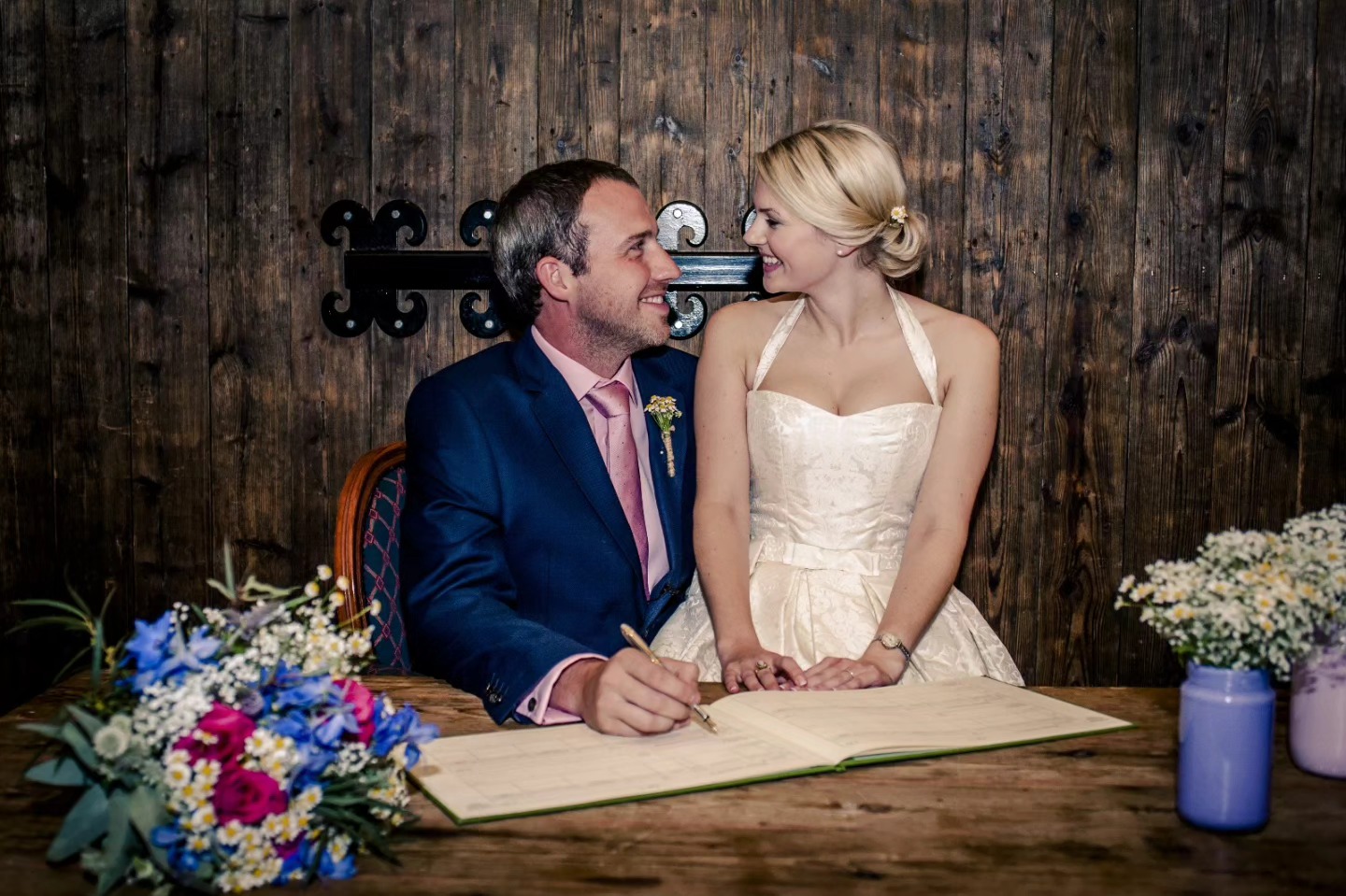 10 YEARS! Where did that time go?! ❤️
What I remember the most about the day is there was just so much joy, love and laughter. And that's really what any wedding day should be about. Happy anniversary @gavineldridge316. Here's to the next 10🥂
(My gorgeous dress has still never been out of the bag since that night. Maybe I'll make that a goal for the year)
Photo @danielakphotography
Florals @ckflowers1
Venue @donington_park_farmhouse