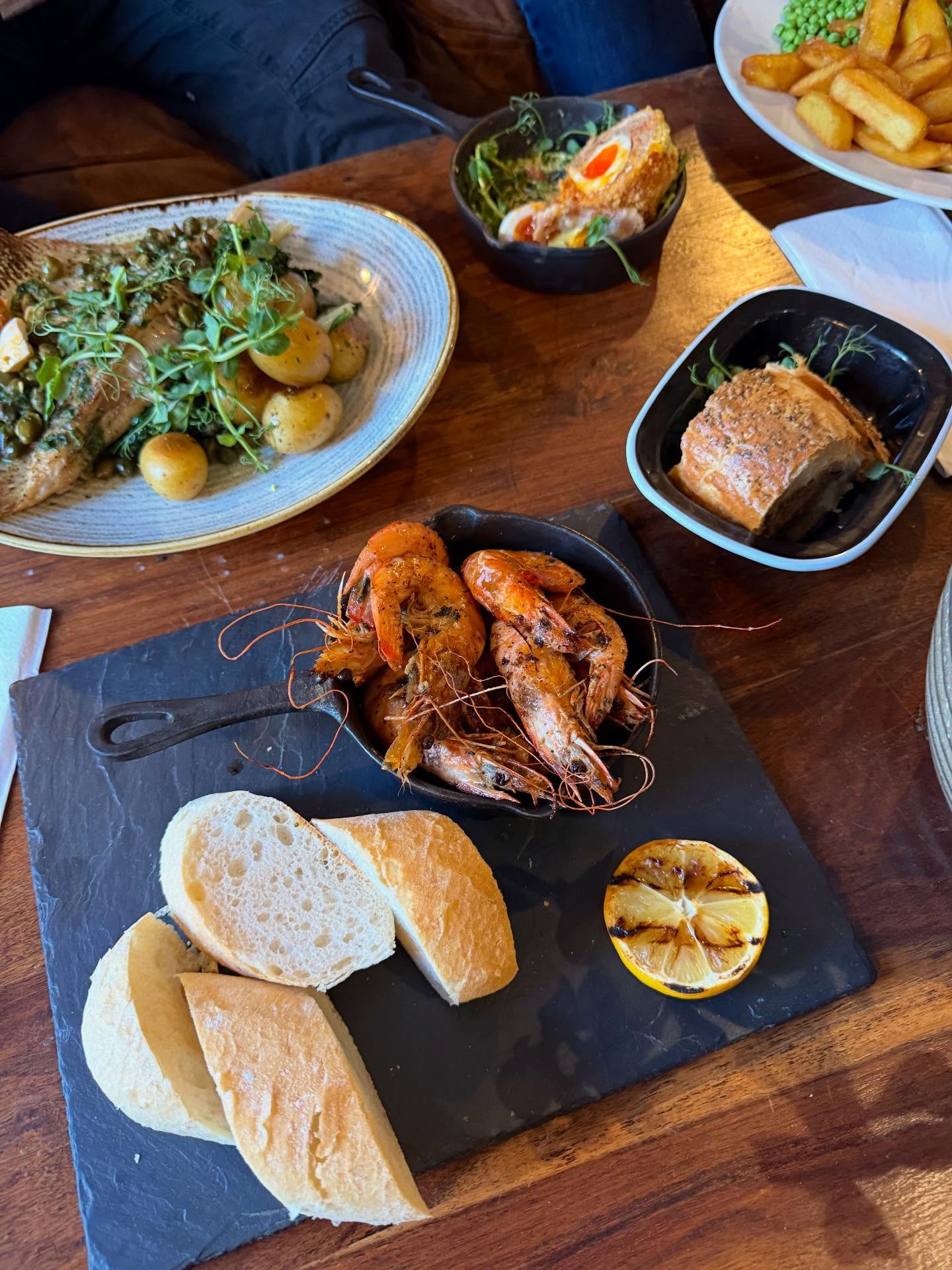 The perfect way to spend the weekend ✨ There’s something for everyone — try our menu and stay a while #harveysbrewery #kent #chipstead #pubfood