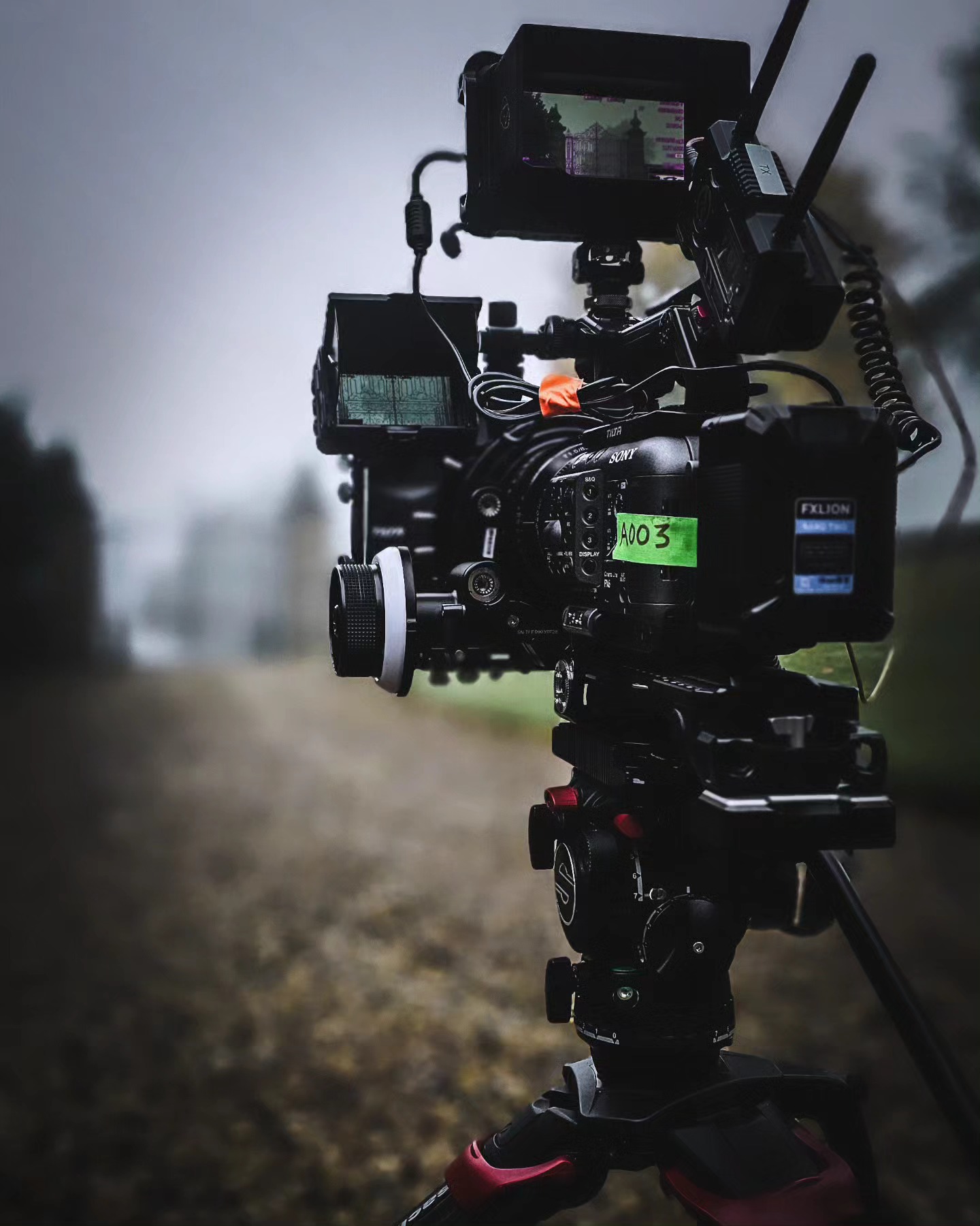 I couldn't have 'mist' the opportunity for a quick snap of my camera setup for what I'm currently in the middle of filming 🎥
#dop #filmmaking #onset #sonyfx6 #fx6shooter
