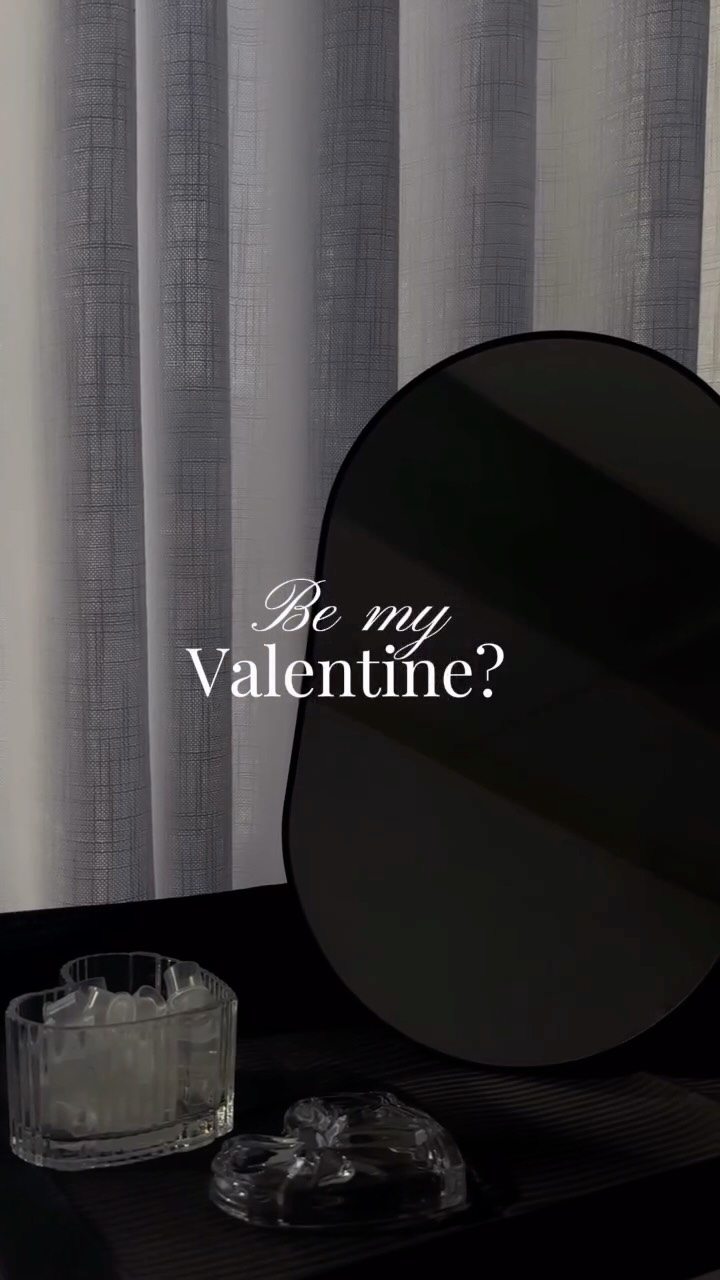 Come be my Valentine ♡
I have lots of deals for the month of February whether you want to come solo, with a bestie or significant other! All deals & availability are located at the link in my bio. I have lots of openings this month & would love to see all my amazing clients! Month of Love ♡
Me & @artistry_byaarin will be dropping some flash this week so be on the lookout!