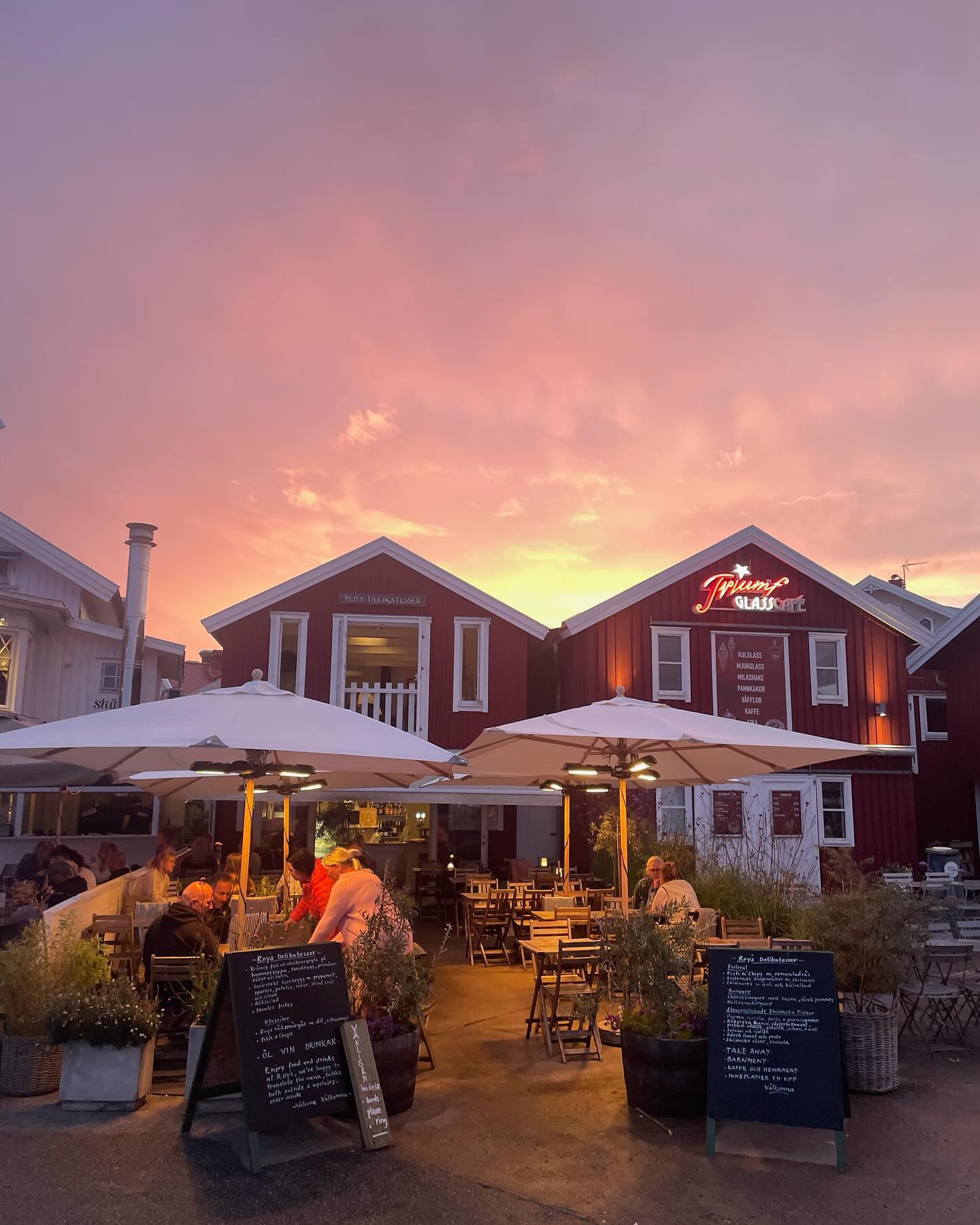 Från och med nu på lördag så kör vi öppet varje helg! Hjärtligt välkomna att njuta av våren tillsammans med oss🍻