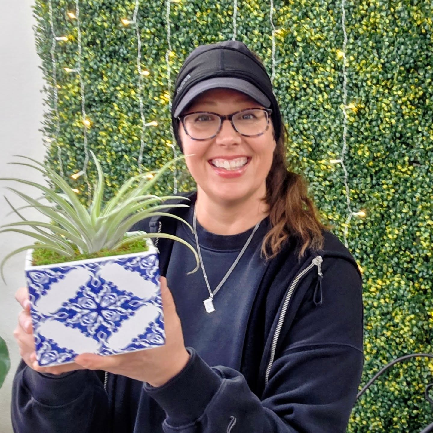 1st SALE of the Day!!
My personal mail lady & now my business mail lady. That's how close we live to our business 😊
Love her!! She's been wanting to purchase something for a long time but she's always on the go. Until today, she stopped by our boutique to say hello and picked out an air plant to accompany her while she delivers the mail. Brynlee handled the transaction and I held the puppy. Life is Good 😁
Garden Boutique
14607 Livingston Ave Lutz FL 33559