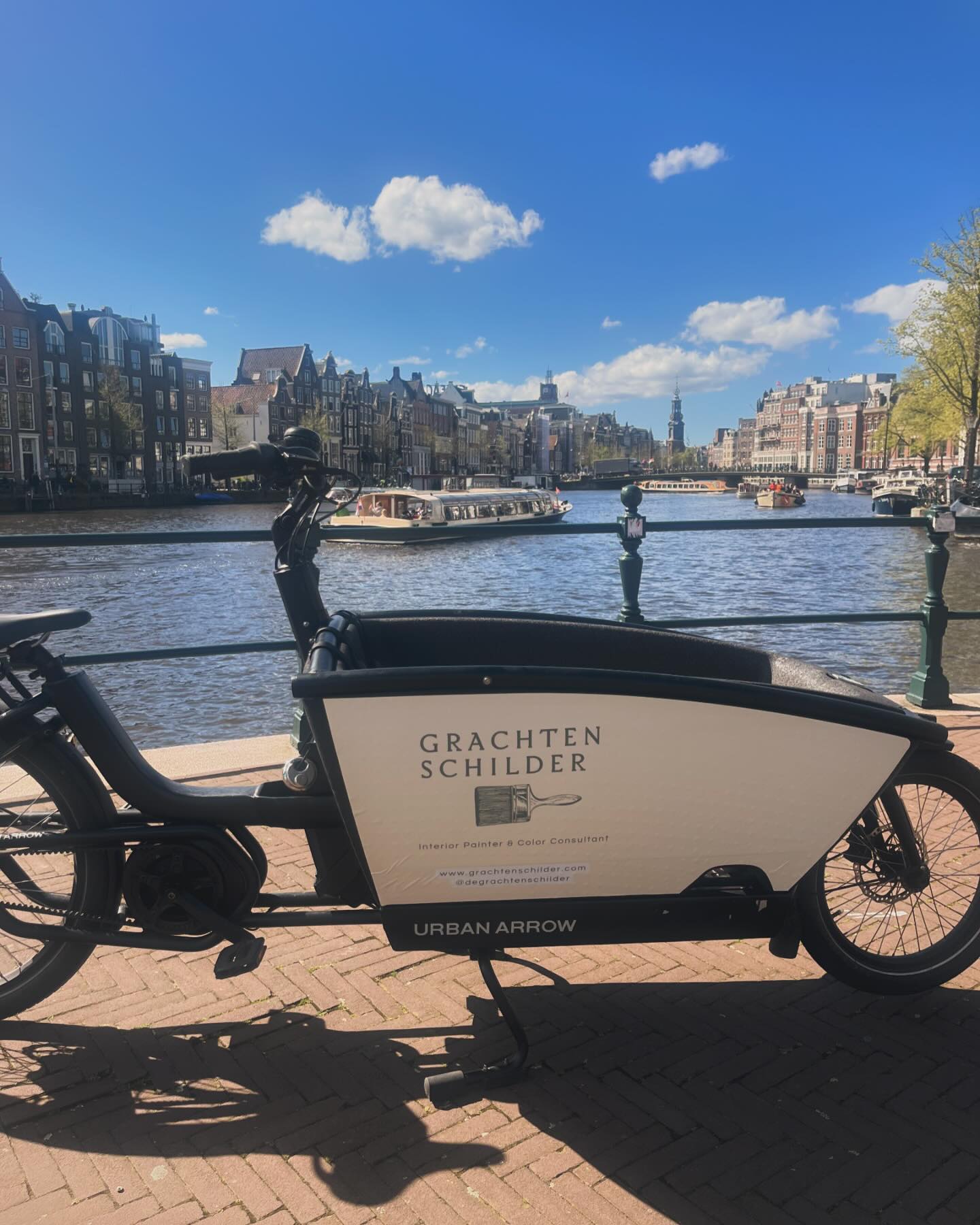 Nu te zien in Amsterdam 💚
Mega blij met de nieuwe bakfiets bestickering 🙌🏻
Thanks @beplakjebak