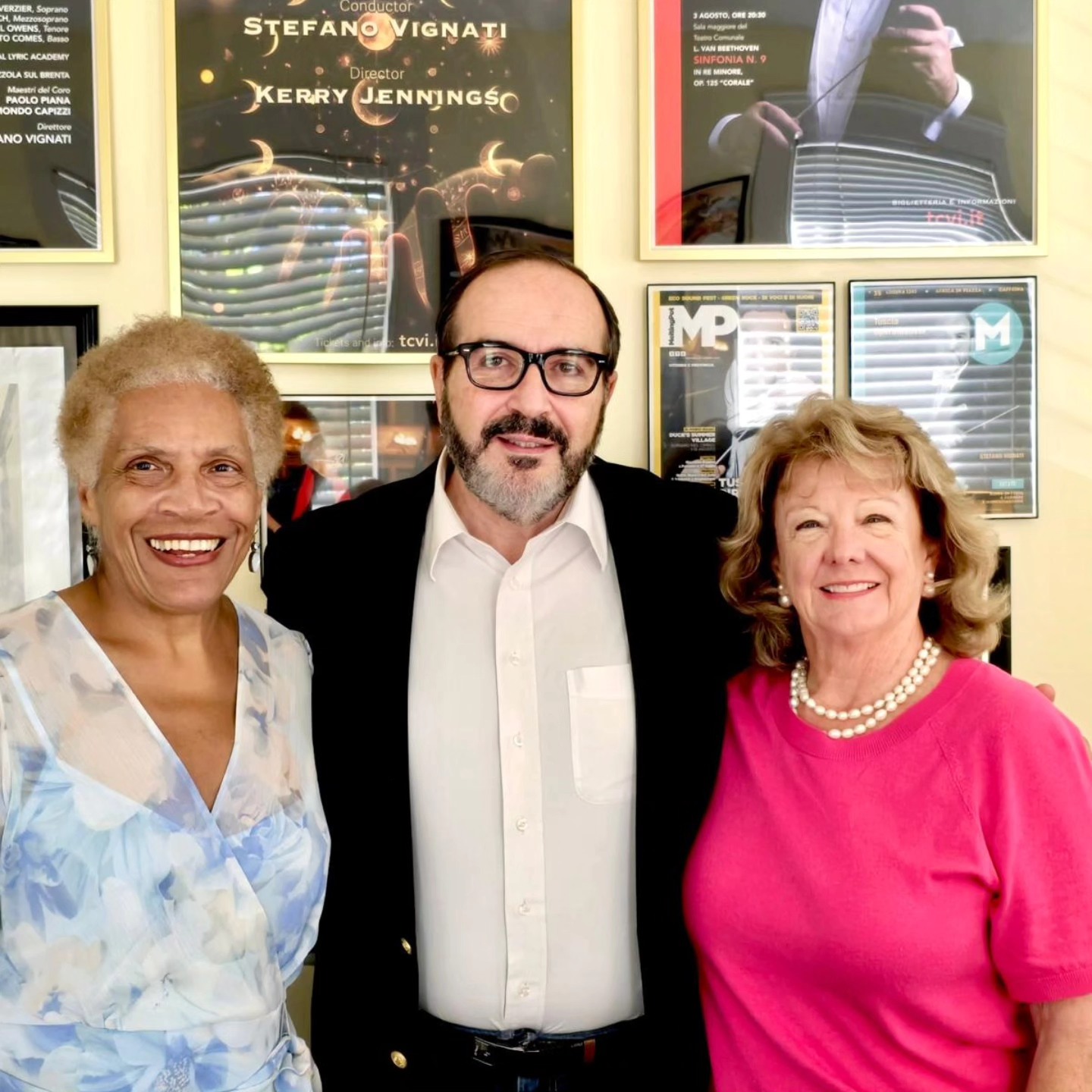 Enjoying the company of our Board Chair, Carol Kendrick, and Board Member, Barbara Holt. It was a true pleasure to welcome them to my new office at the Opera House.
.
.
.
.
.
.
.
.
.
.
#maestro #stefanovignati #conductor #operacarolina #opera #friends #boardchair #MusicDirector #PrincipalConductor