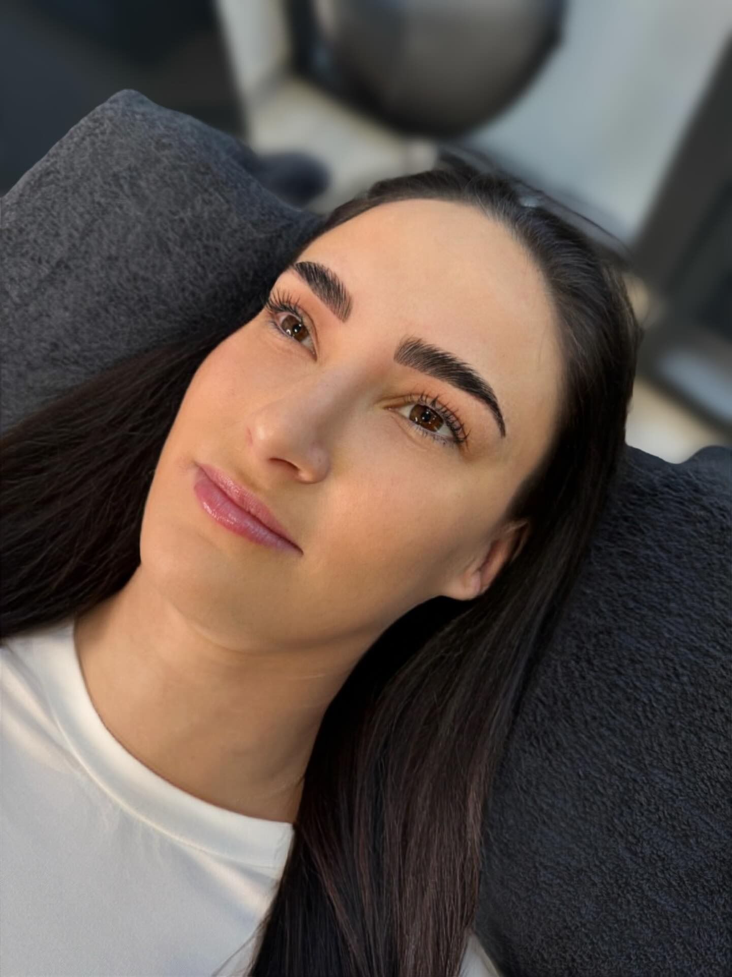 Manchmal braucht es kein Make-up, sondern nur die richtige Betonung.
Brow Lifting passt sich jedem Gesicht an – nicht umgekehrt!
Was ein Brow Lifting verändern kann:
✨ offener Blick
✨ definiertere Brauen
✨ mehr Symmetrie
✨ ganz individuell, je nach Gesicht
Beauty ist persönlich. 🤍
#browlift #lifting #browlifting #brows #browgoal