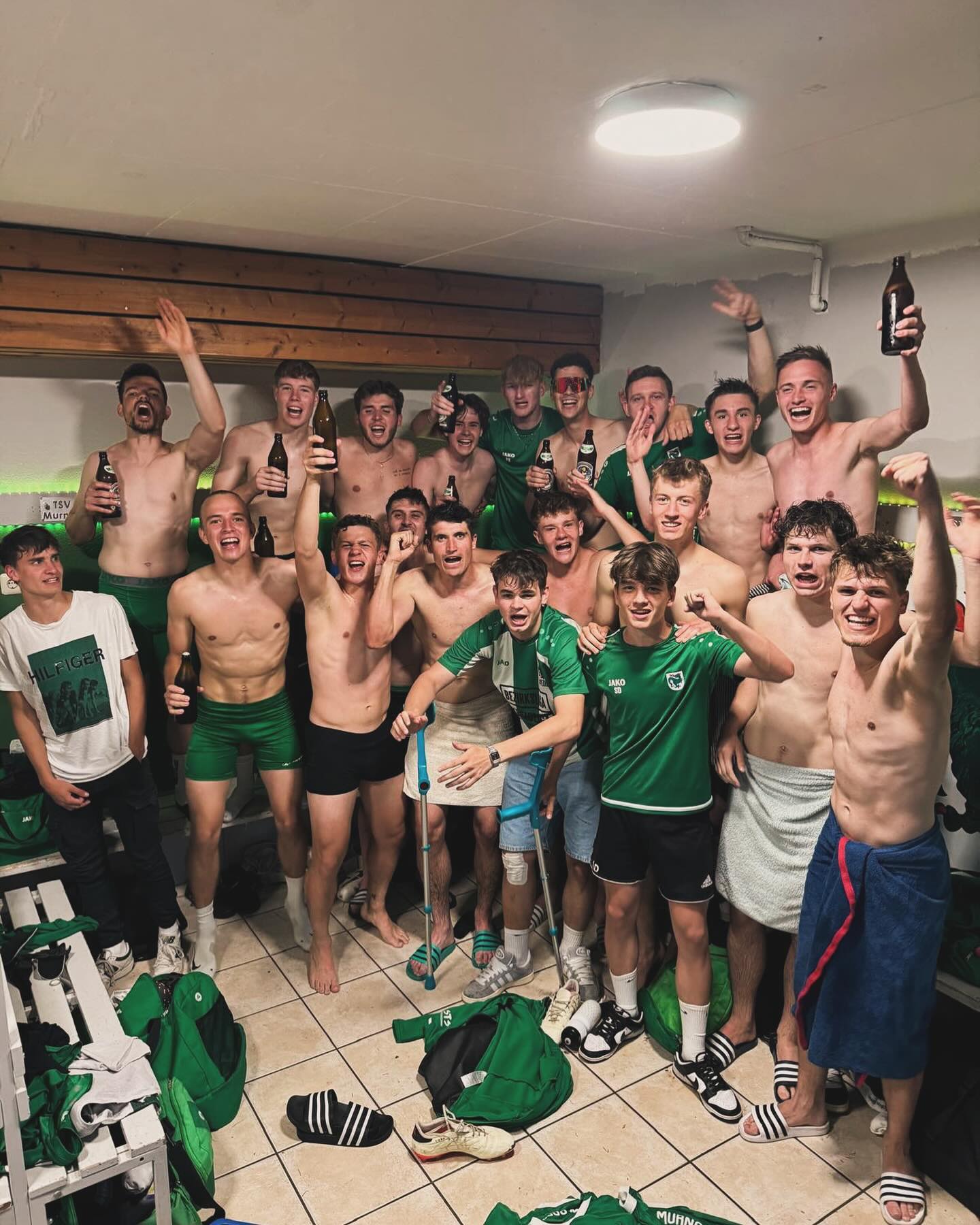 Derbysieger! Derbysieger! Hey! Hey! 💚🐉
Die Drachen waren nicht zu Zähmen und setzen sich mit 3:0 gegen den @asvhabach durch! Wir freuen uns schau ma mal was wird🤙 #edid #murnau #derbysieger #onemorestep #drachenburg #explore #wirmachenweiter